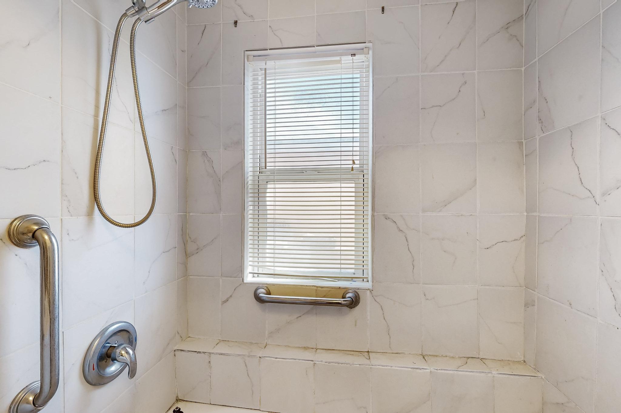 321 WISCONSIN Street NE