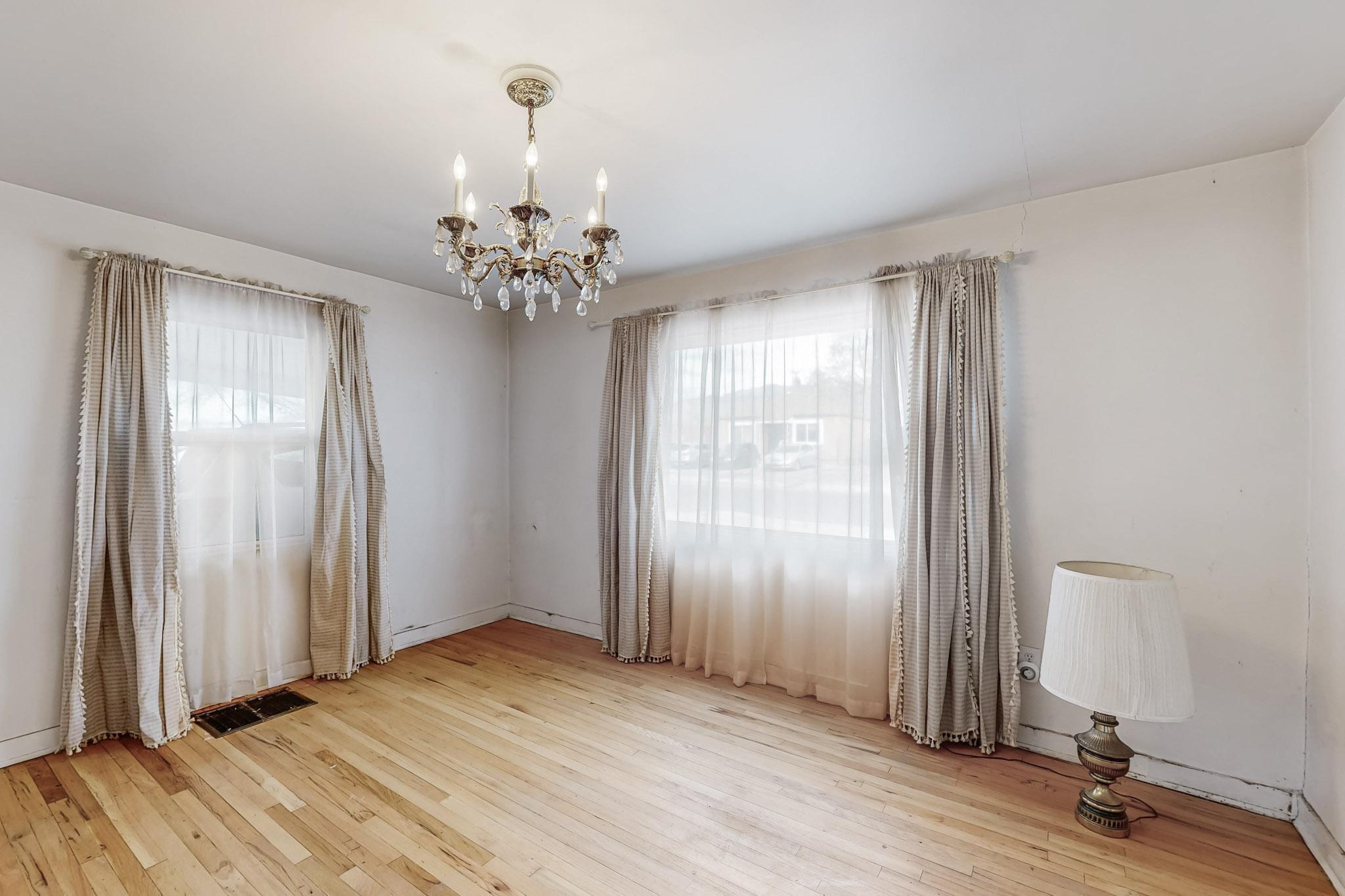 321 WISCONSIN Street NE