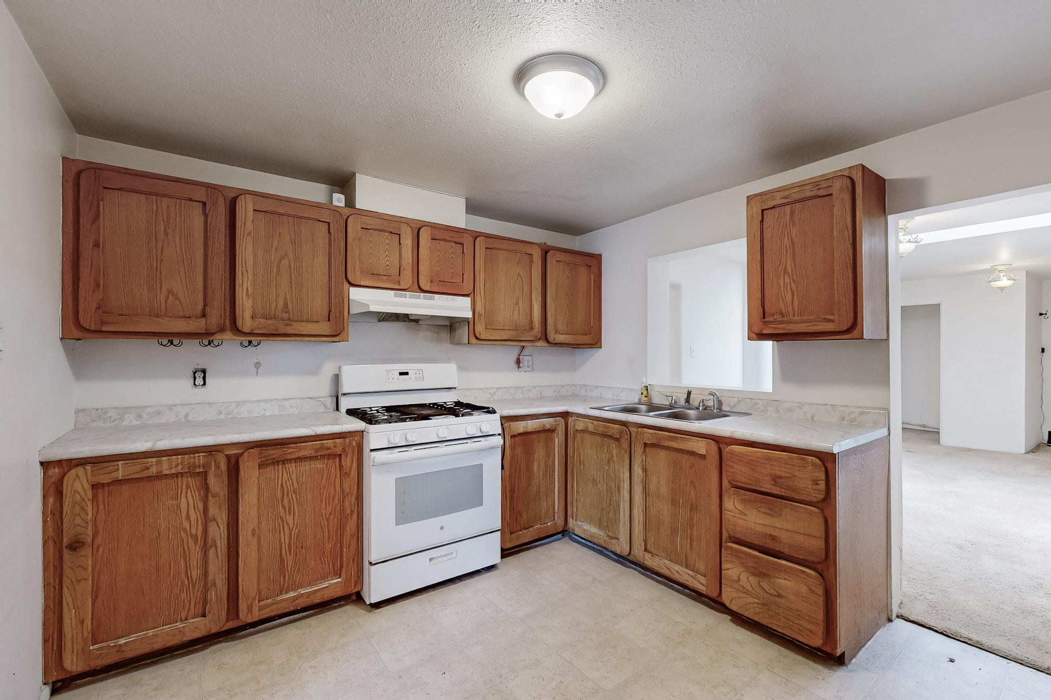 321 WISCONSIN Street NE