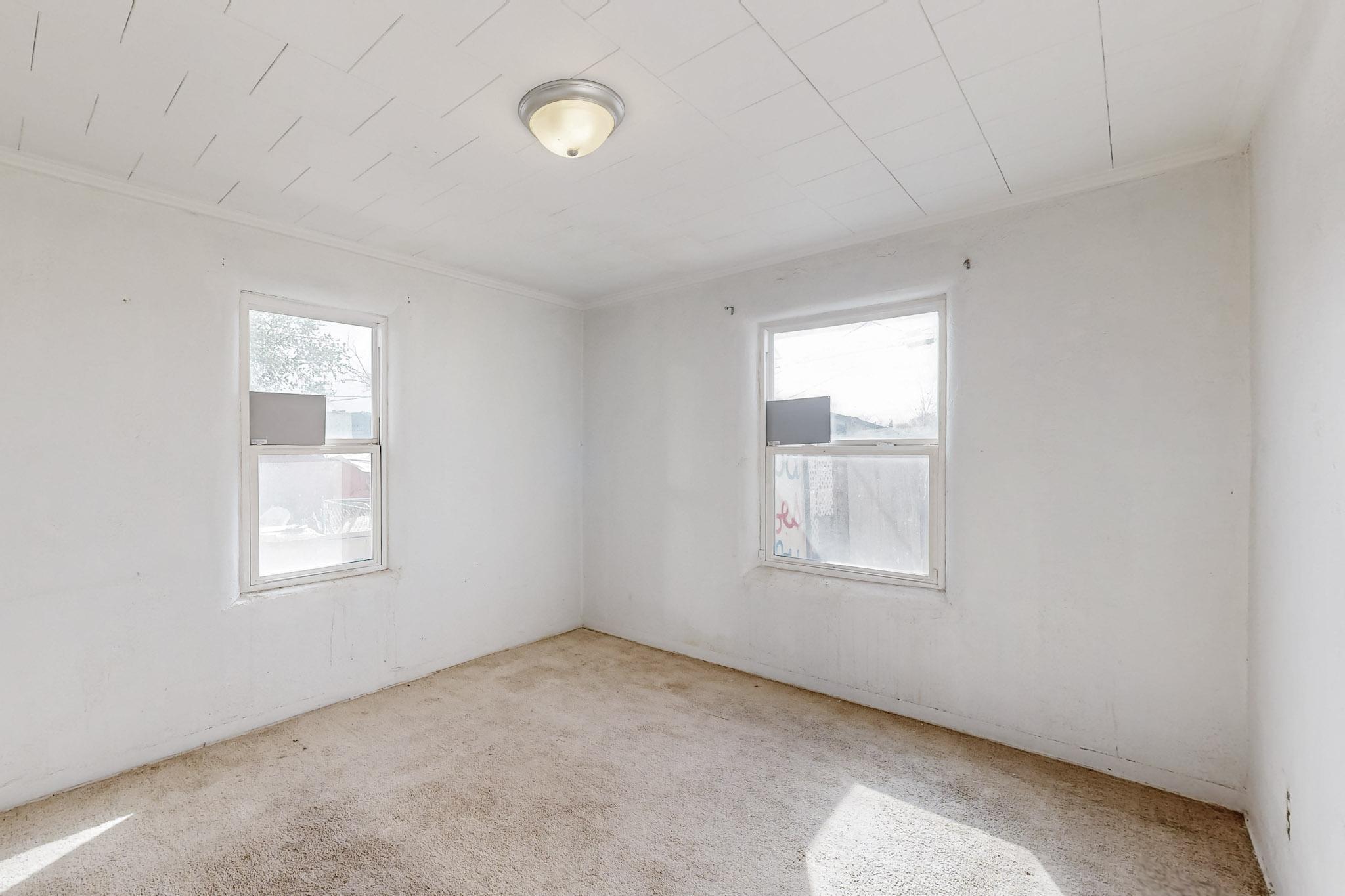 321 WISCONSIN Street NE