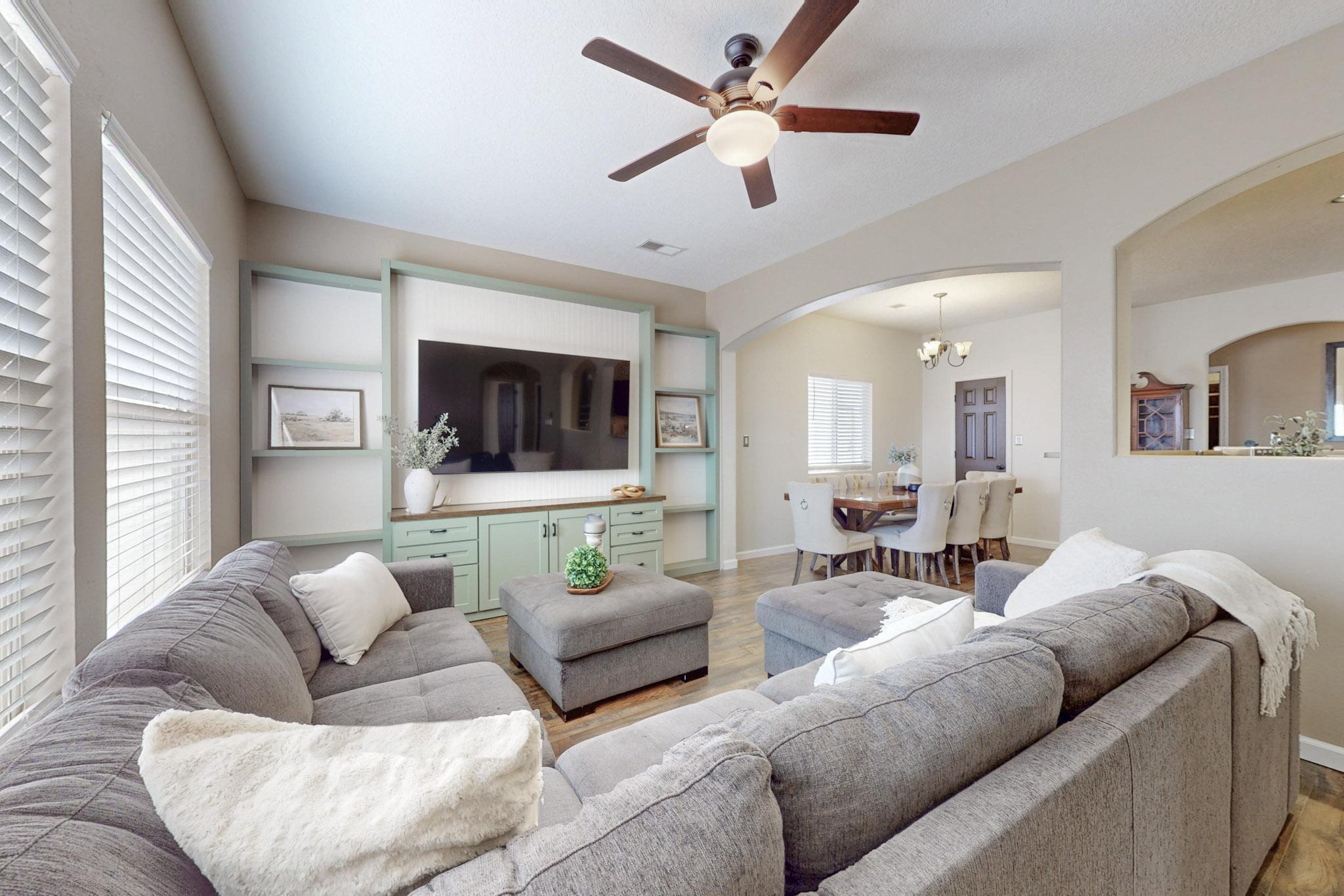 3305 COCHITI Street NE