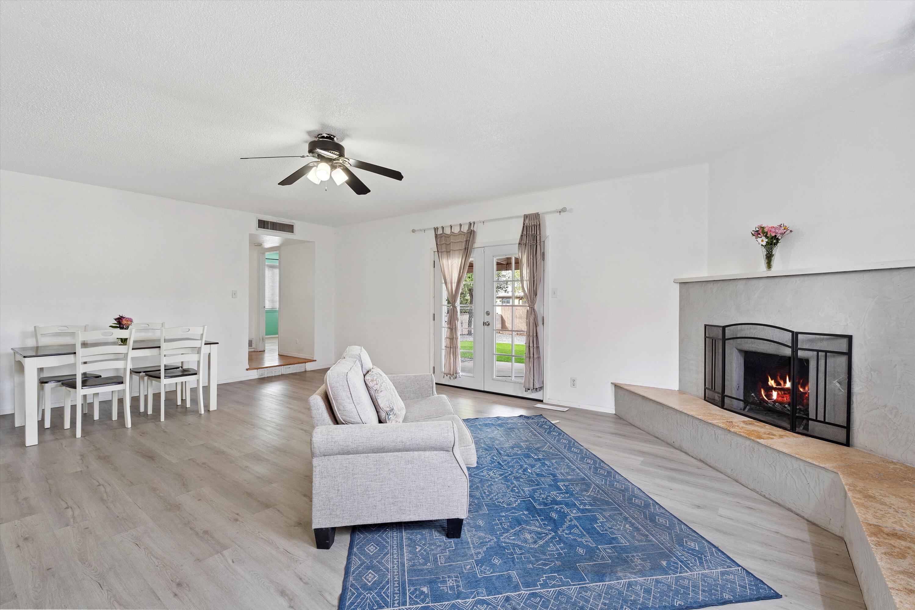 1323 RICHMOND Drive NE