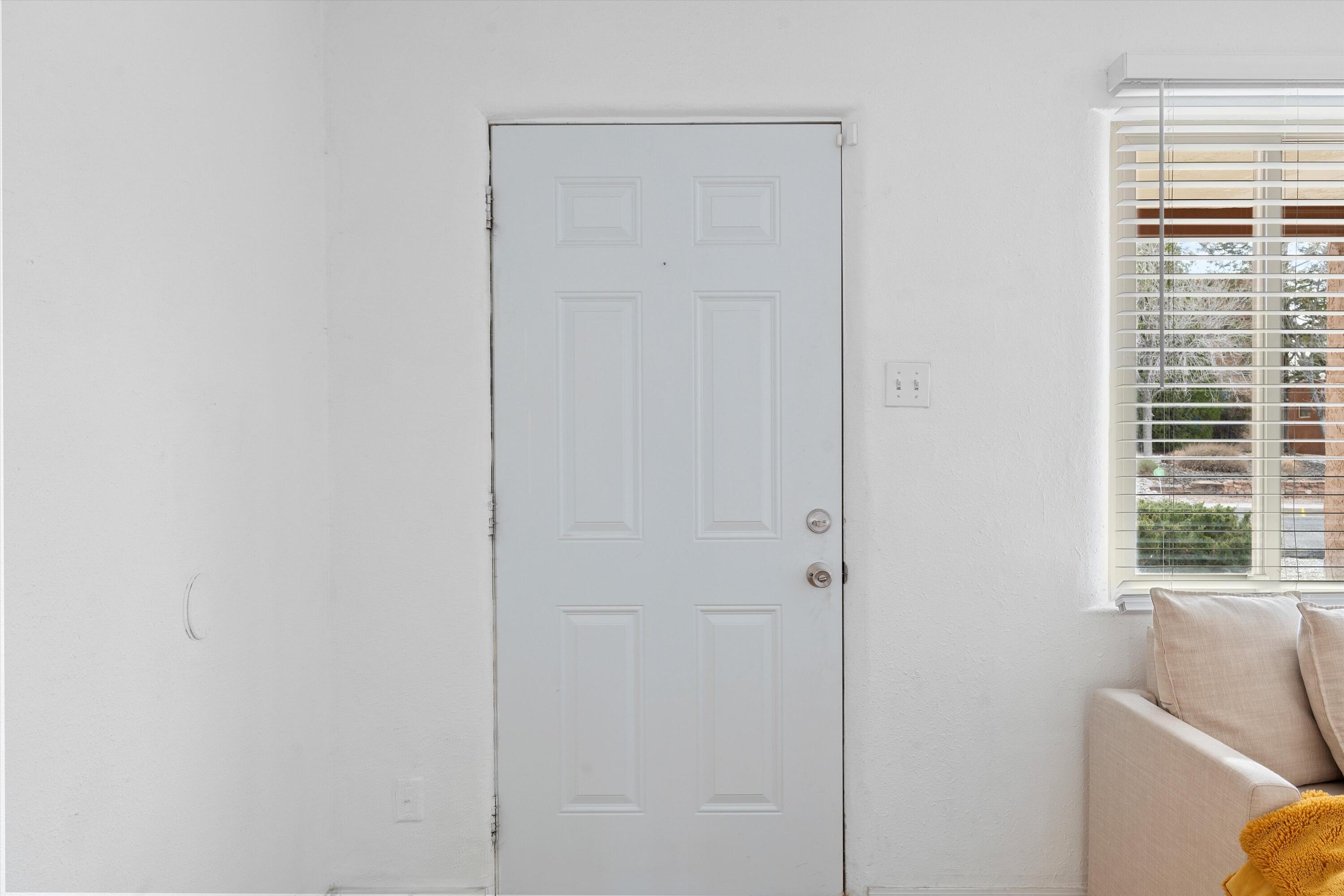 1323 RICHMOND Drive NE