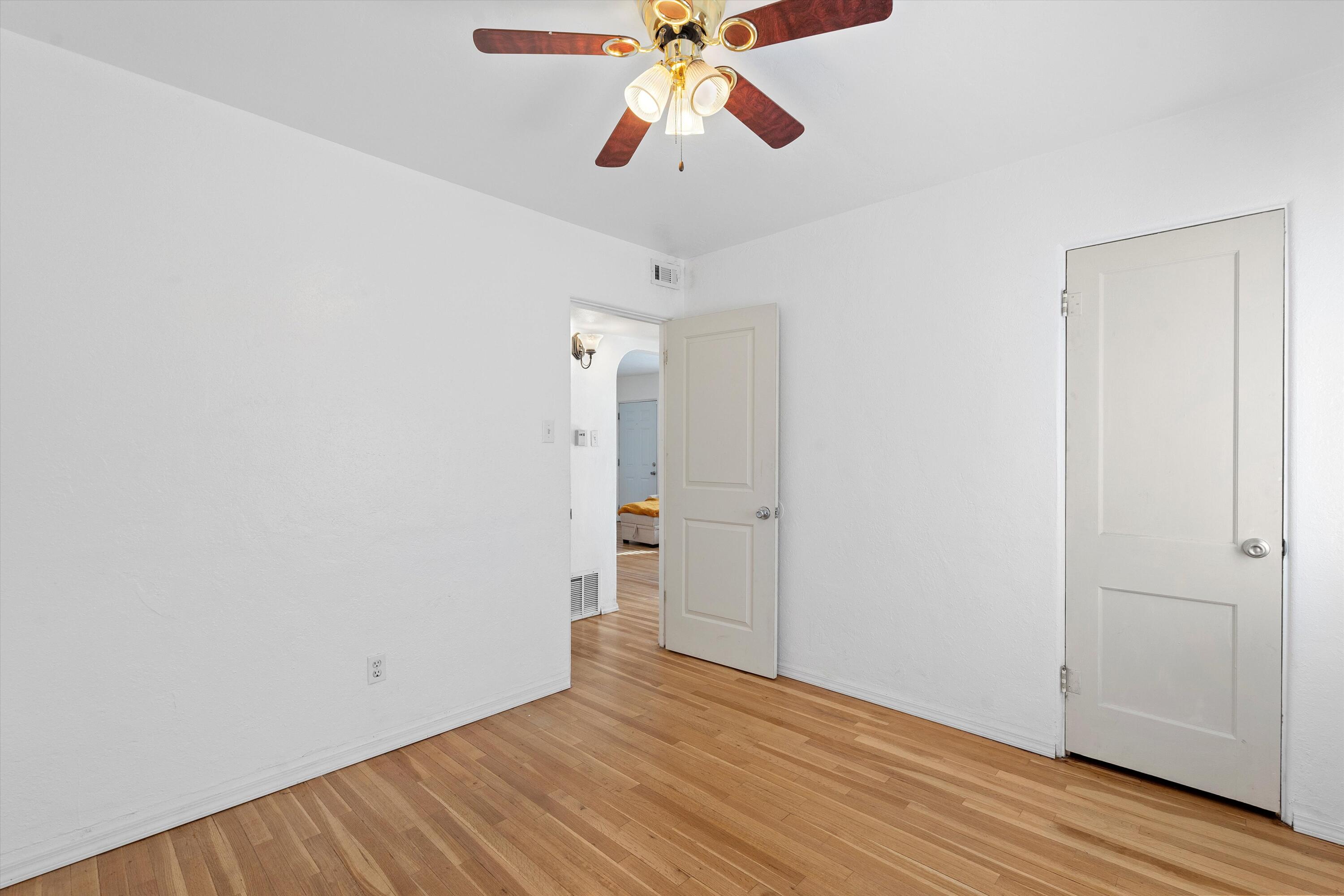 1323 RICHMOND Drive NE