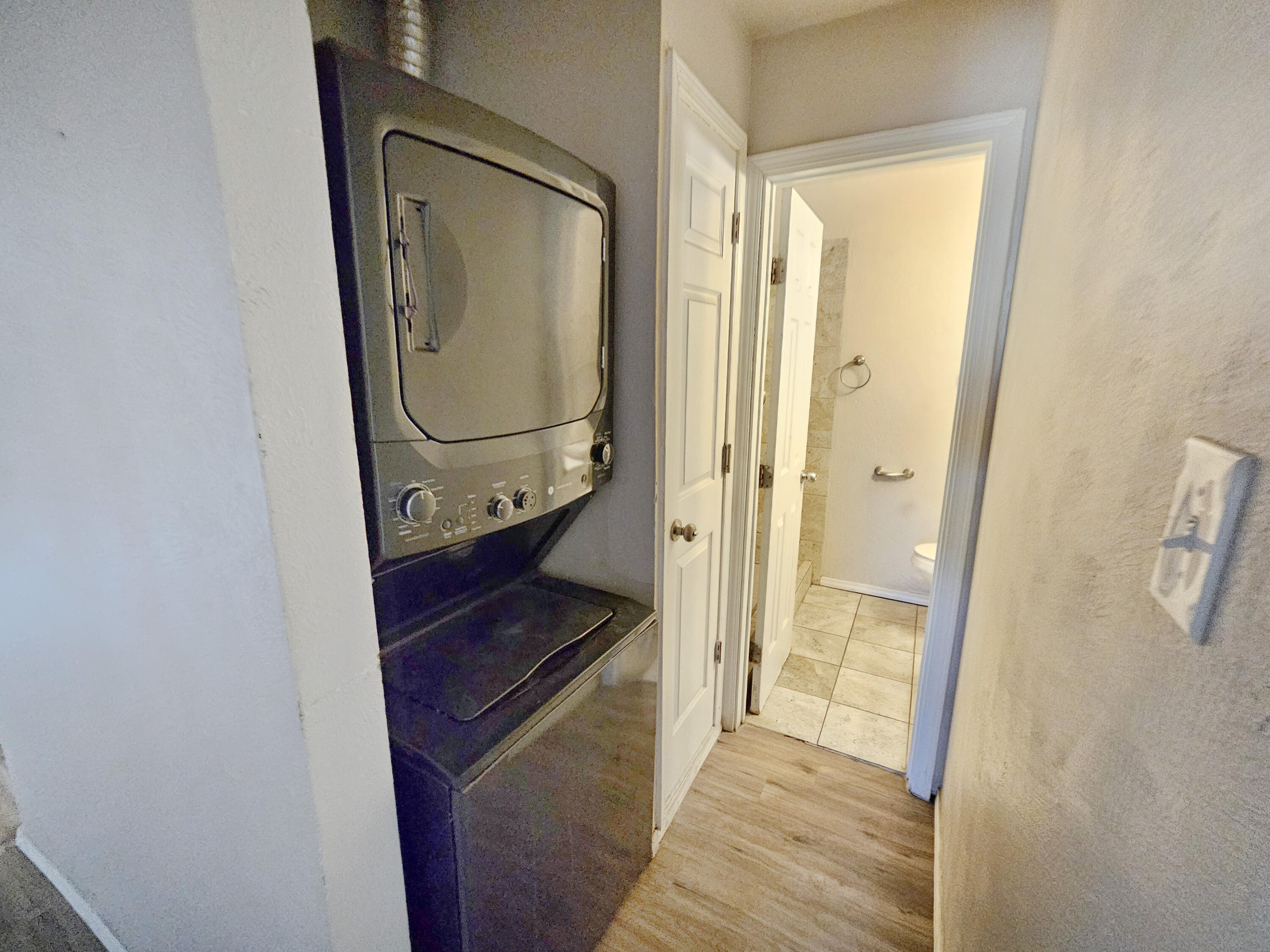 1211 PRESIDIO Place SW