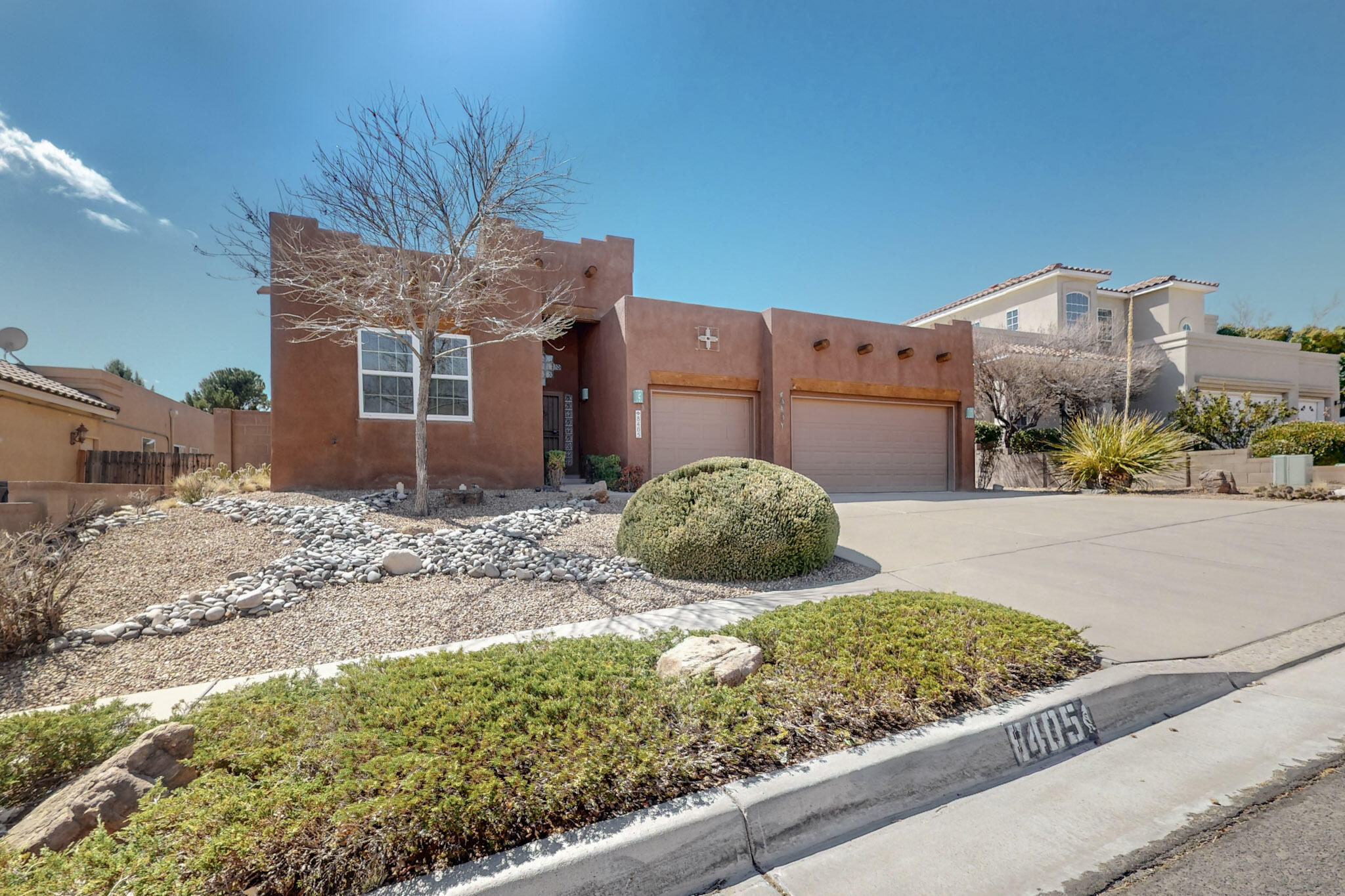 8405 RANCHO COLINA NW