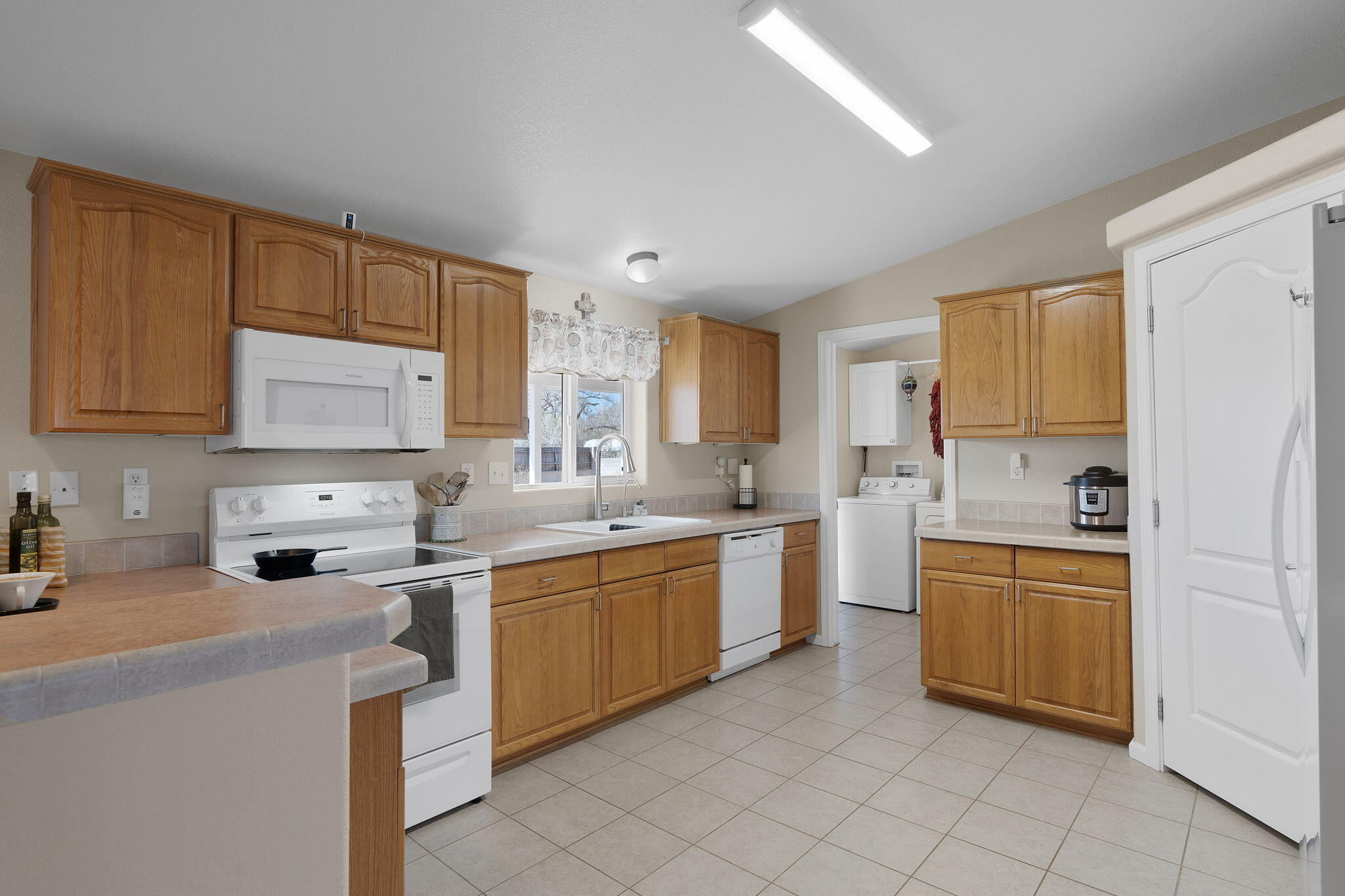 420 ROBIN MEADOW Street NW