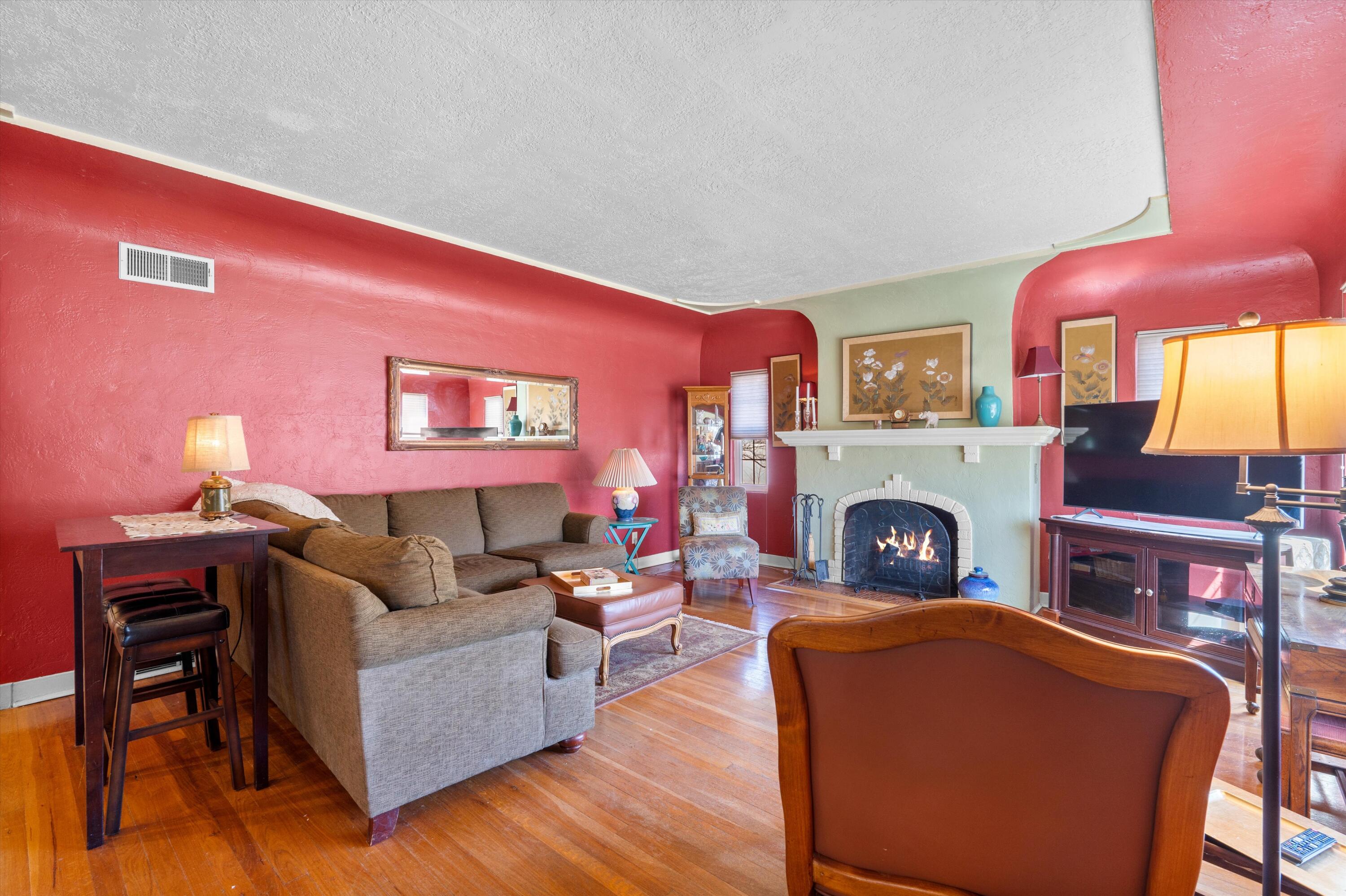 801 PARKLAND Circle SE