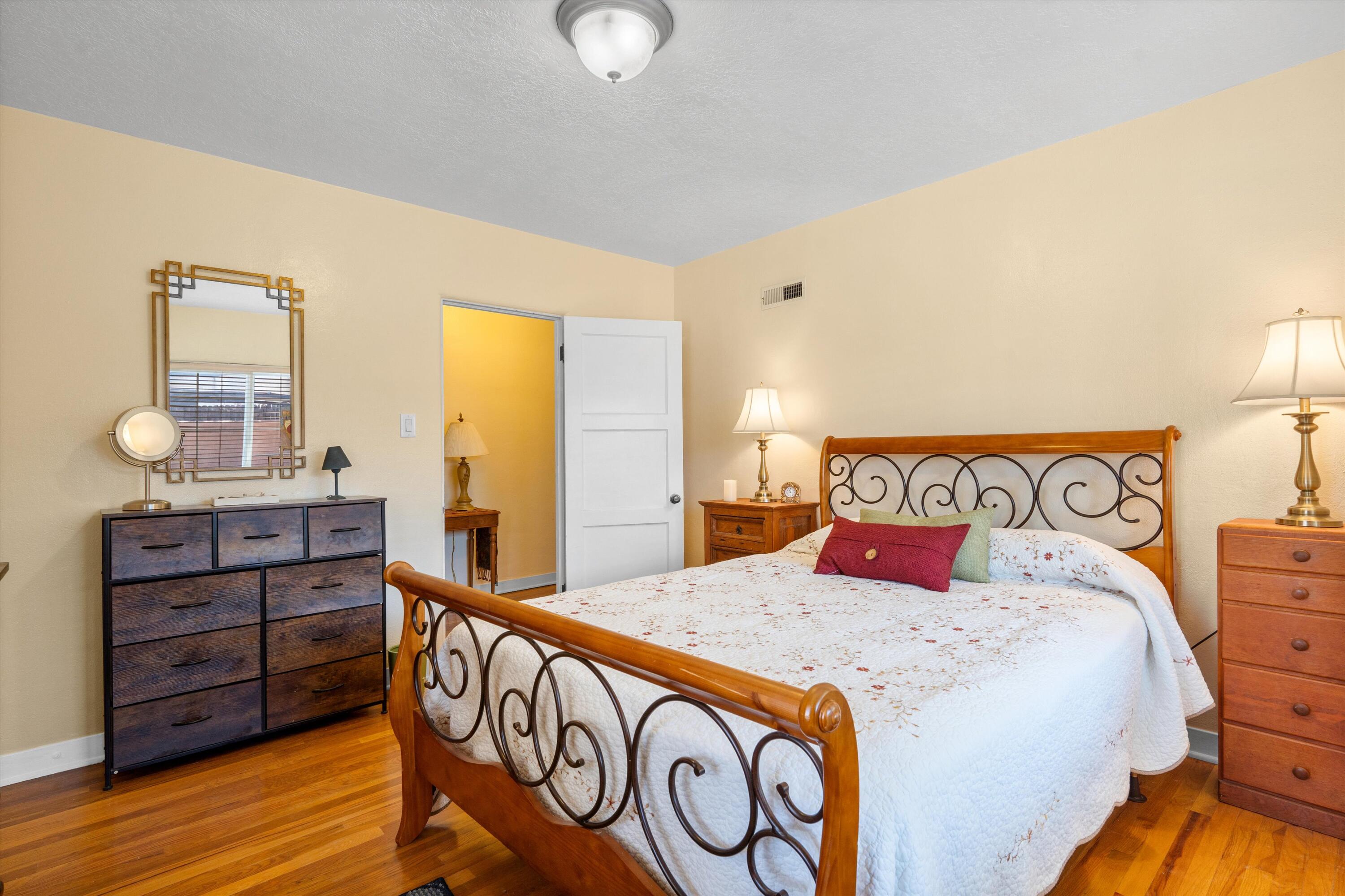 801 PARKLAND Circle SE