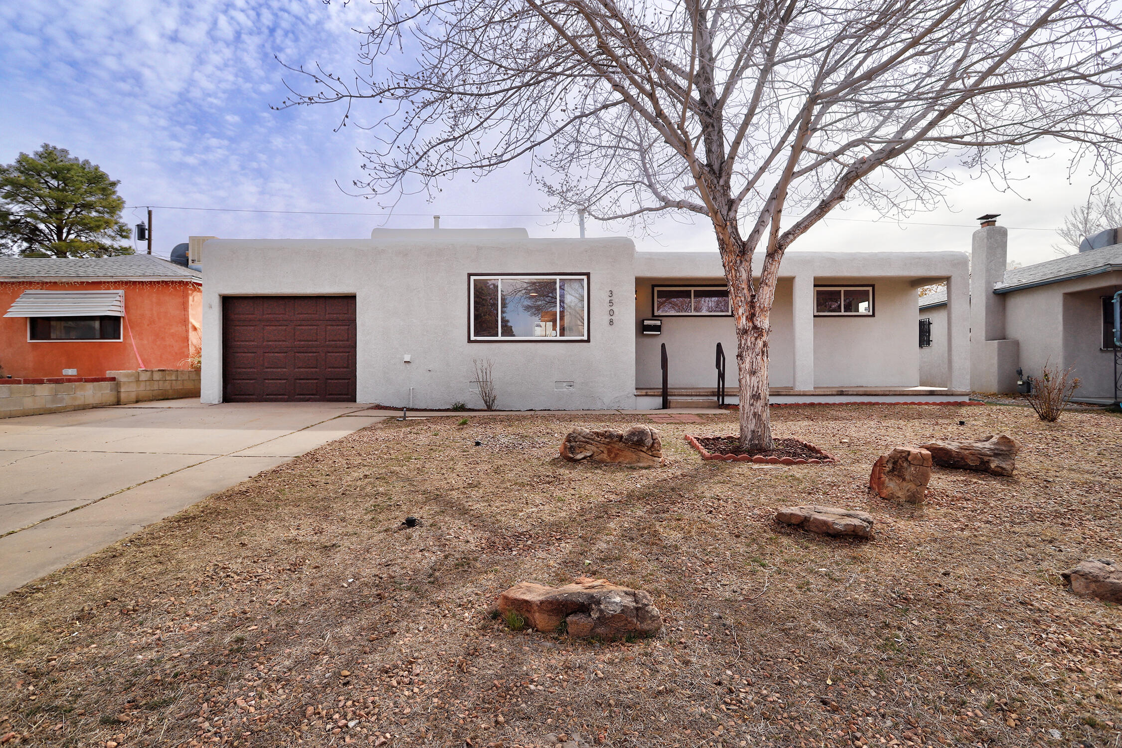 3508 GLORIETA Street NE