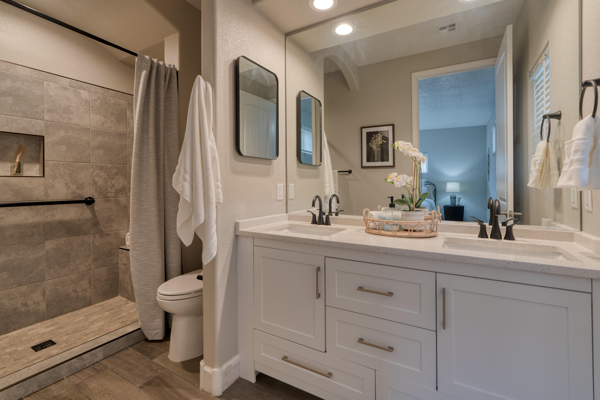 1954 CASTLE PEAK Loop NE