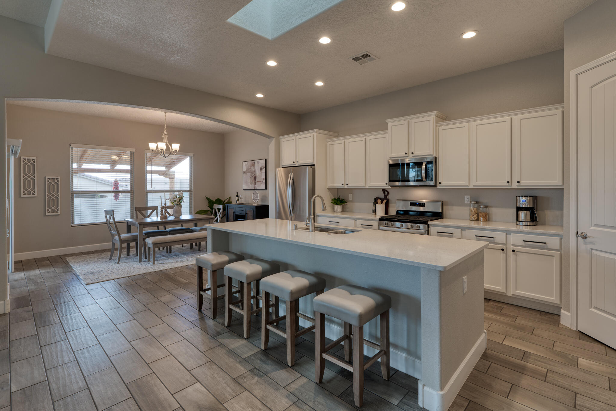 1954 CASTLE PEAK Loop NE