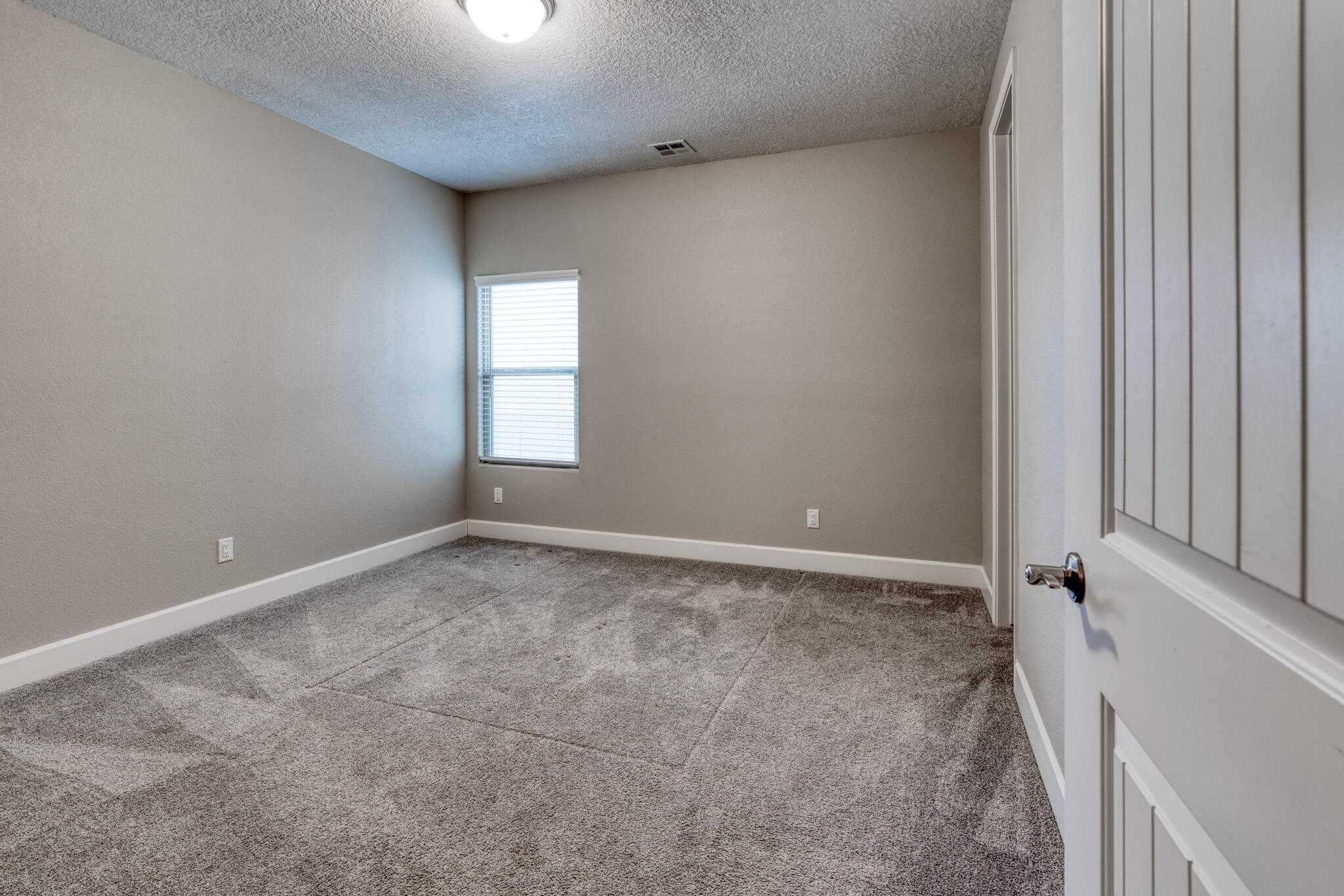 1954 CASTLE PEAK Loop NE