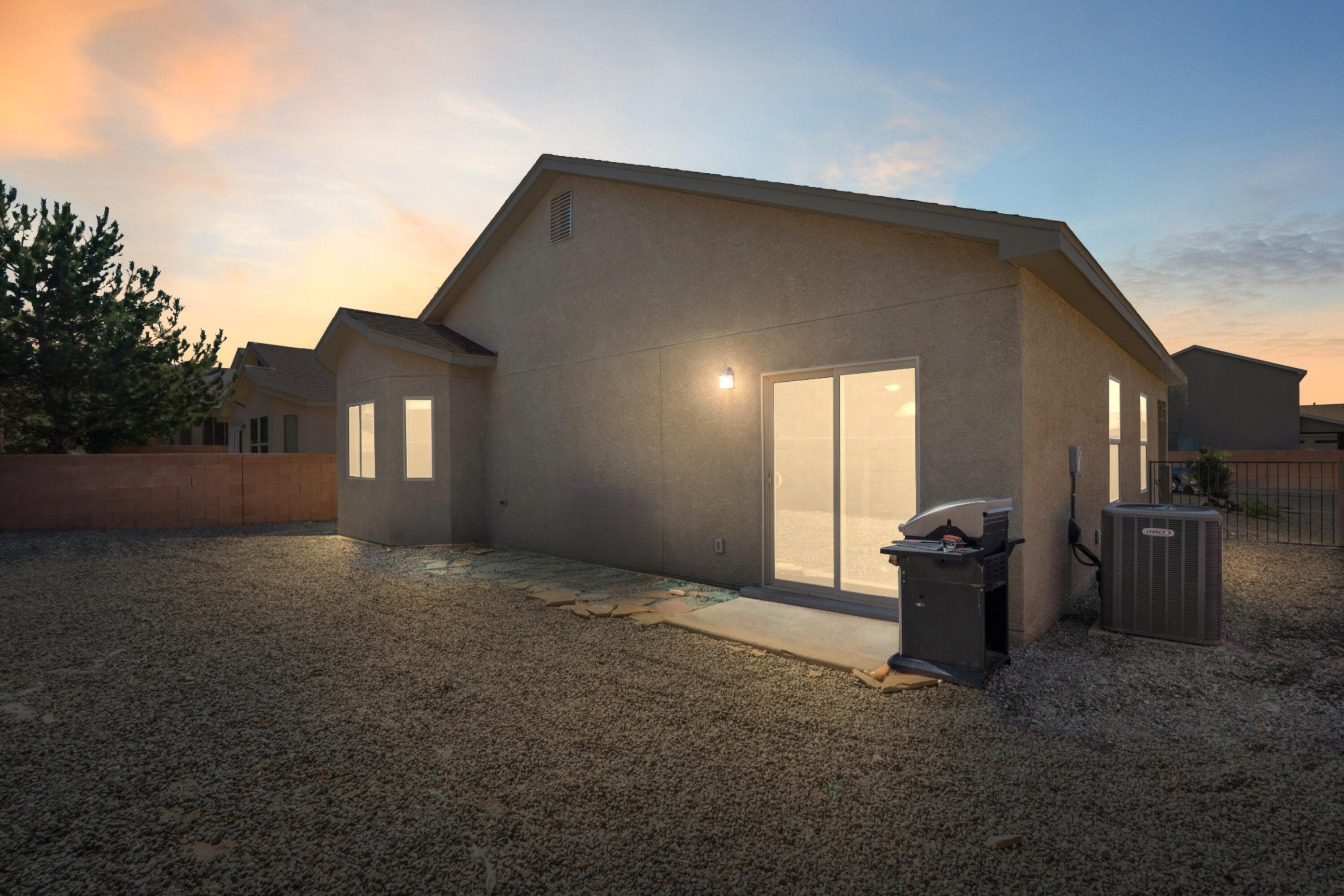 131 LAS RAMBLAS Avenue NW