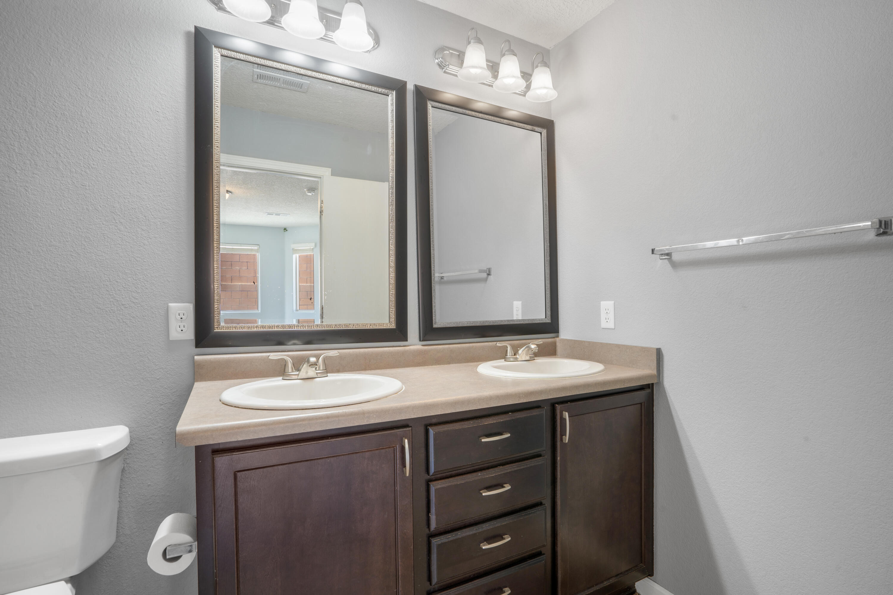 131 LAS RAMBLAS Avenue NW