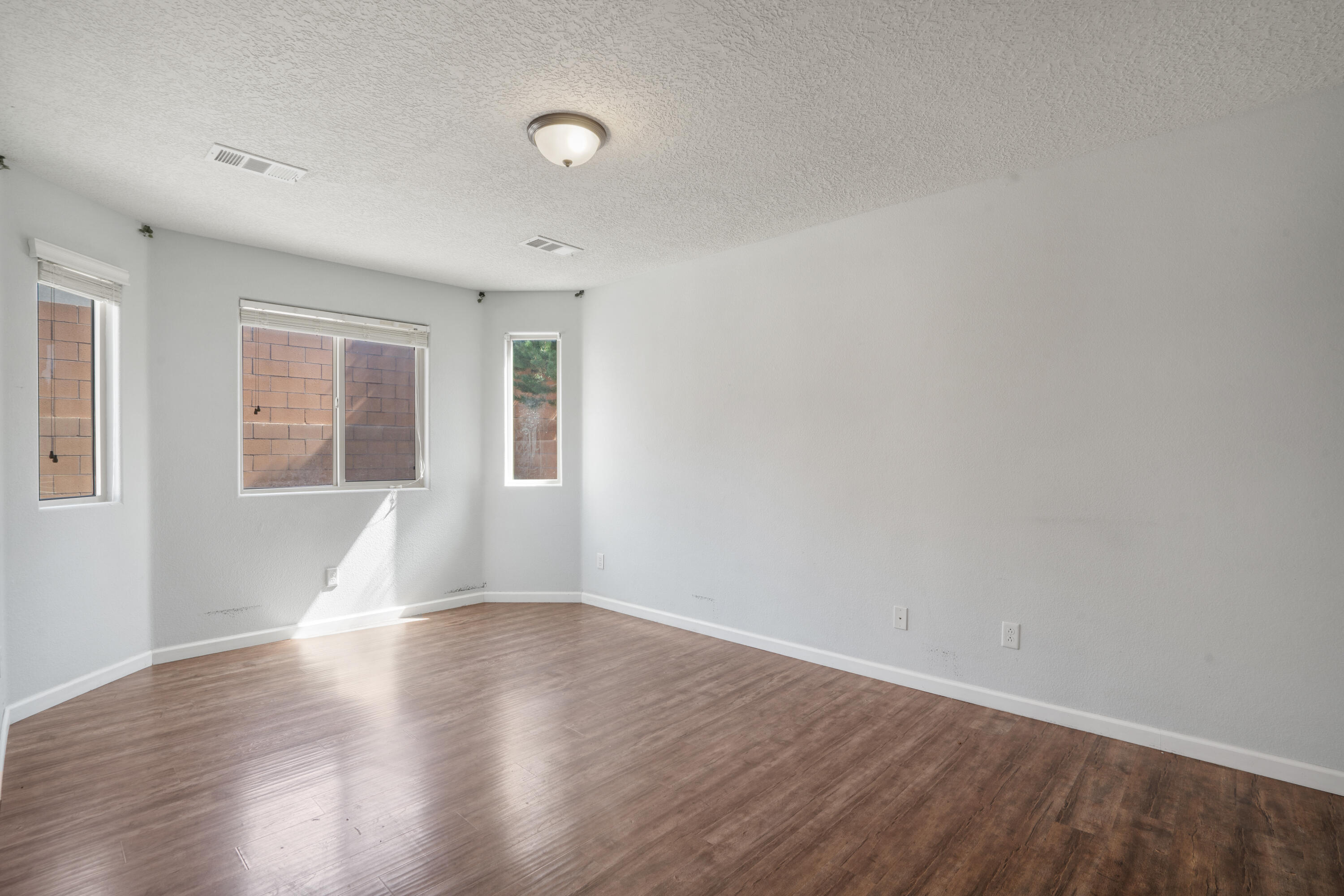 131 LAS RAMBLAS Avenue NW