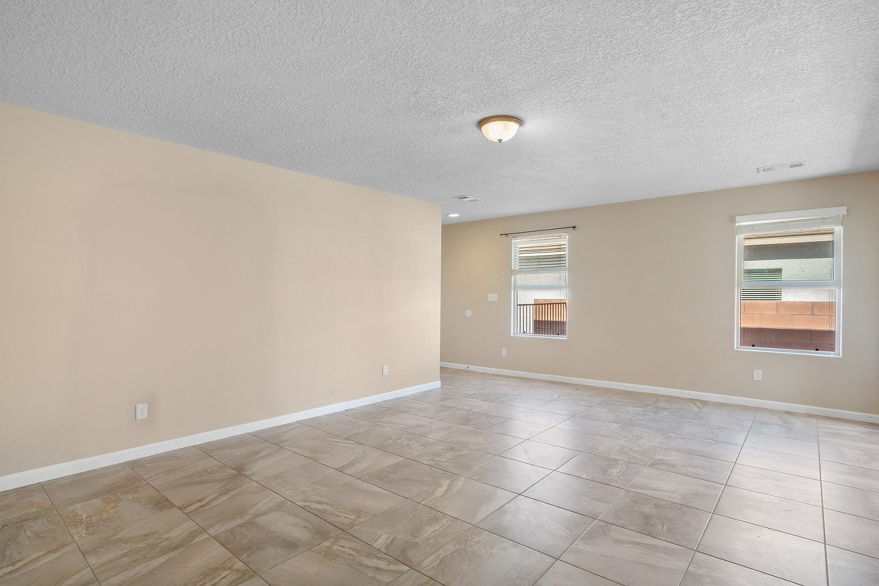 131 LAS RAMBLAS Avenue NW