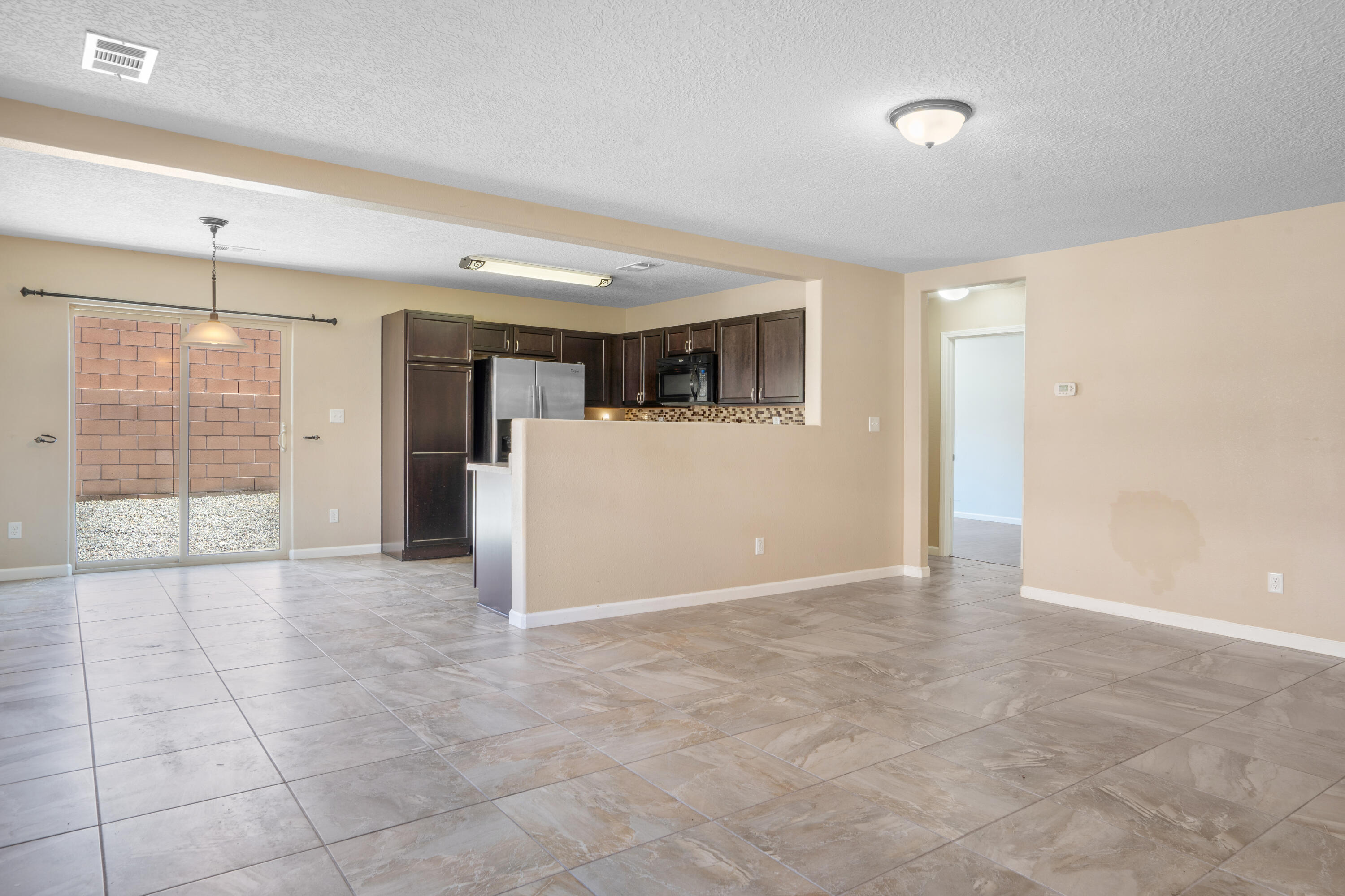 131 LAS RAMBLAS Avenue NW