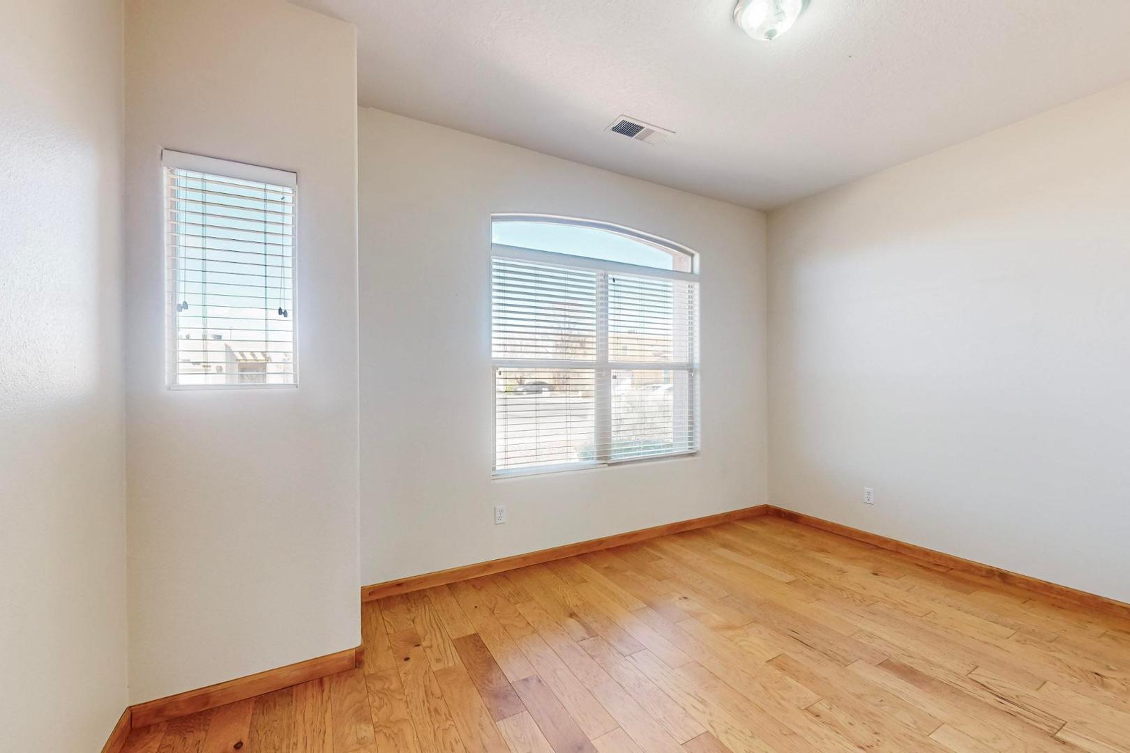 1116 Calle Corvo NE