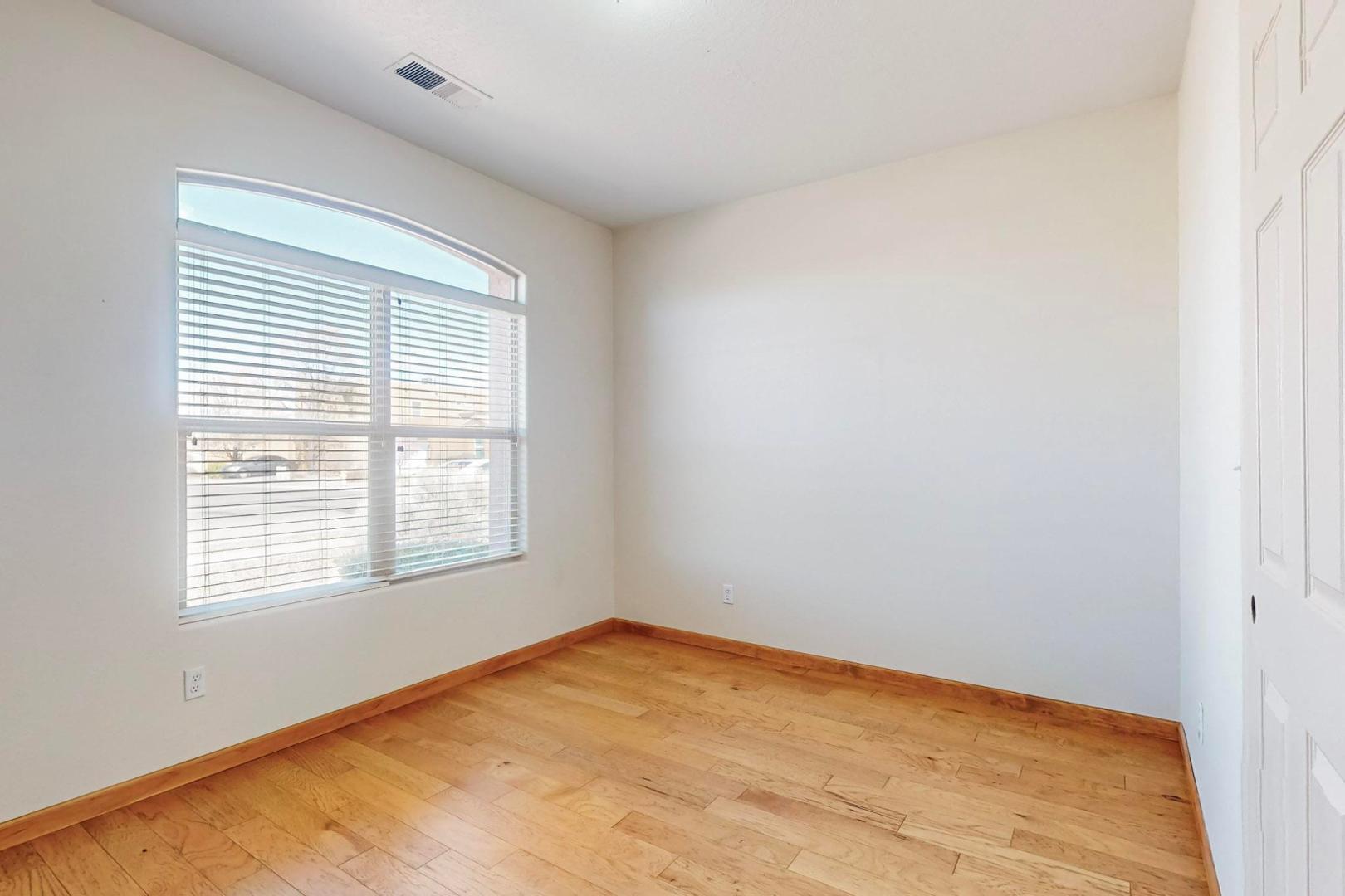 1116 Calle Corvo NE