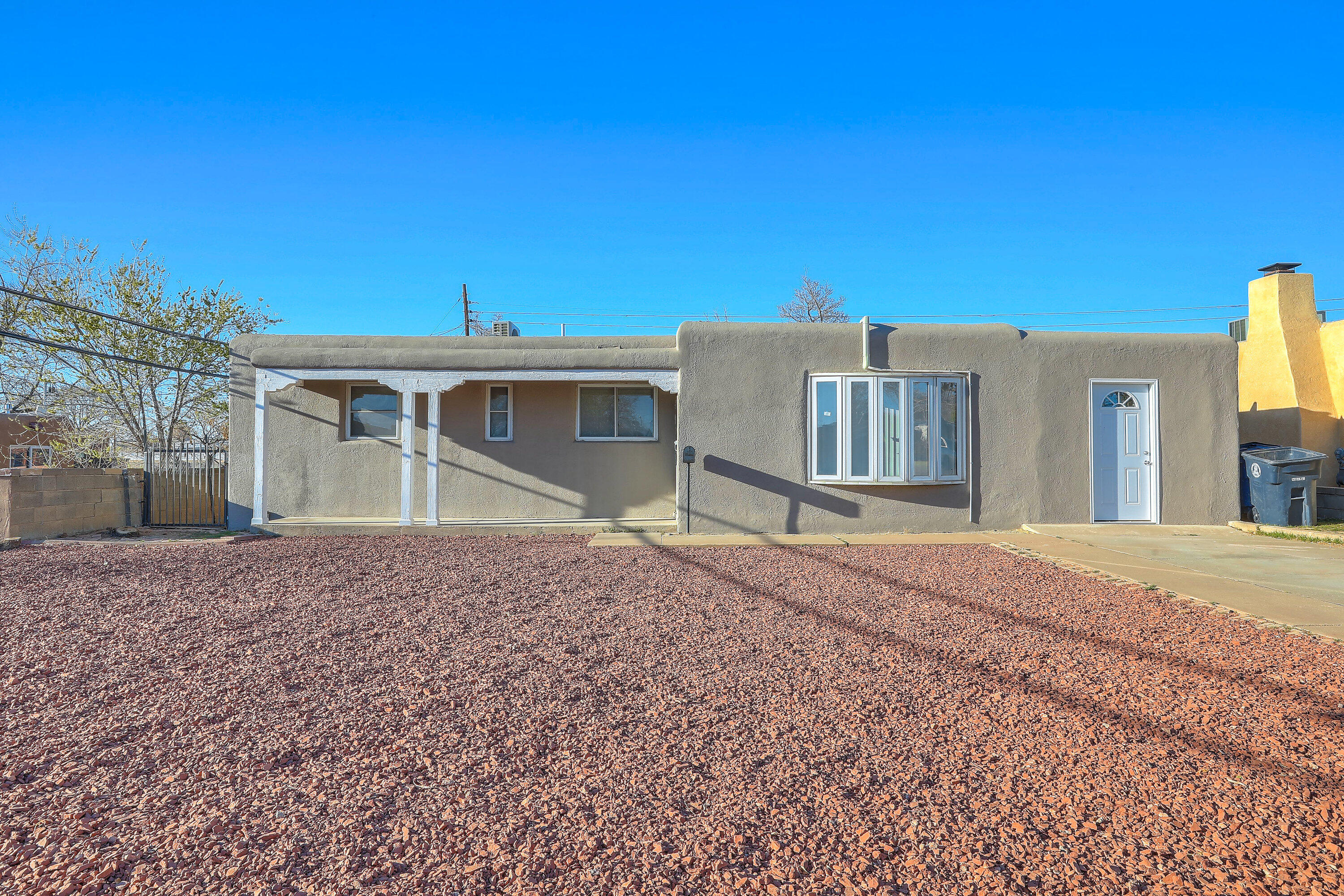10005 LOS ARBOLES Avenue NE