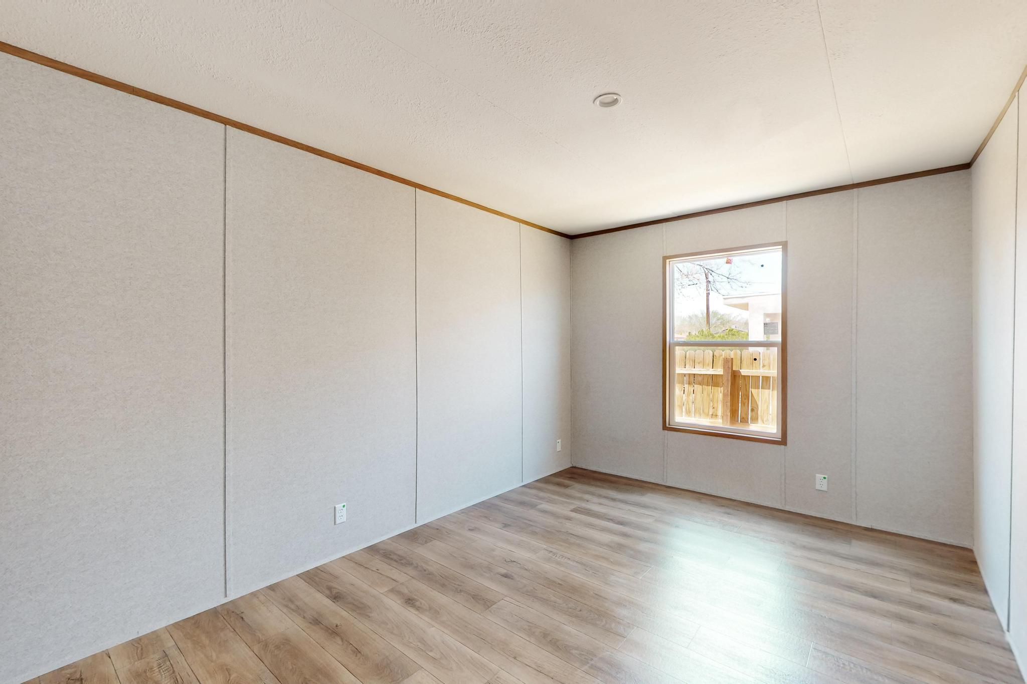 1019 W Chavez Avenue