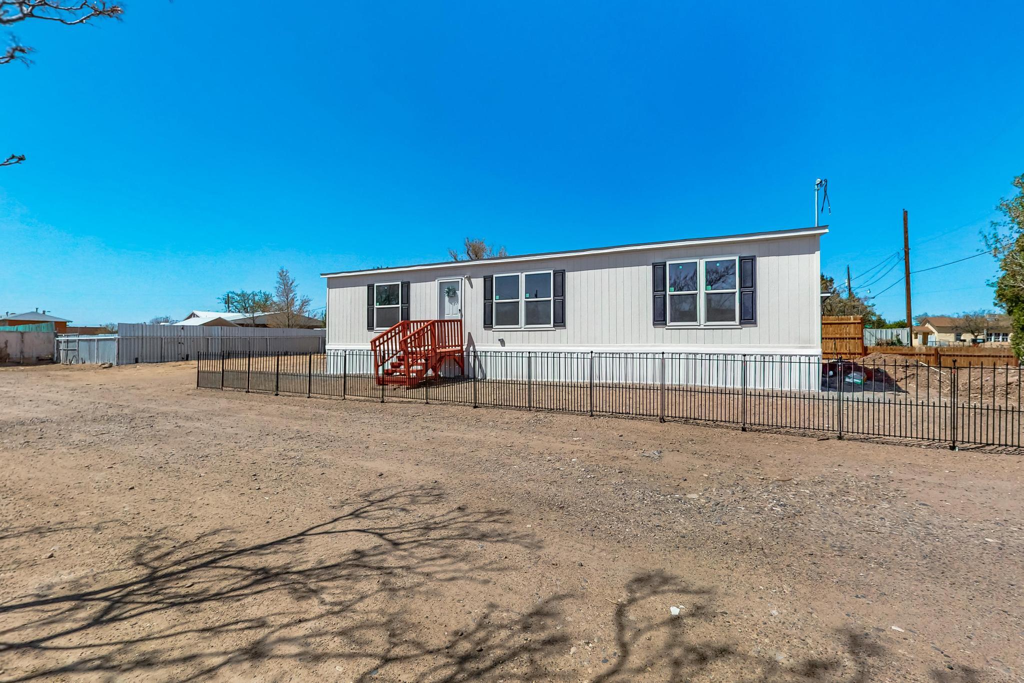 1019 W Chavez Avenue