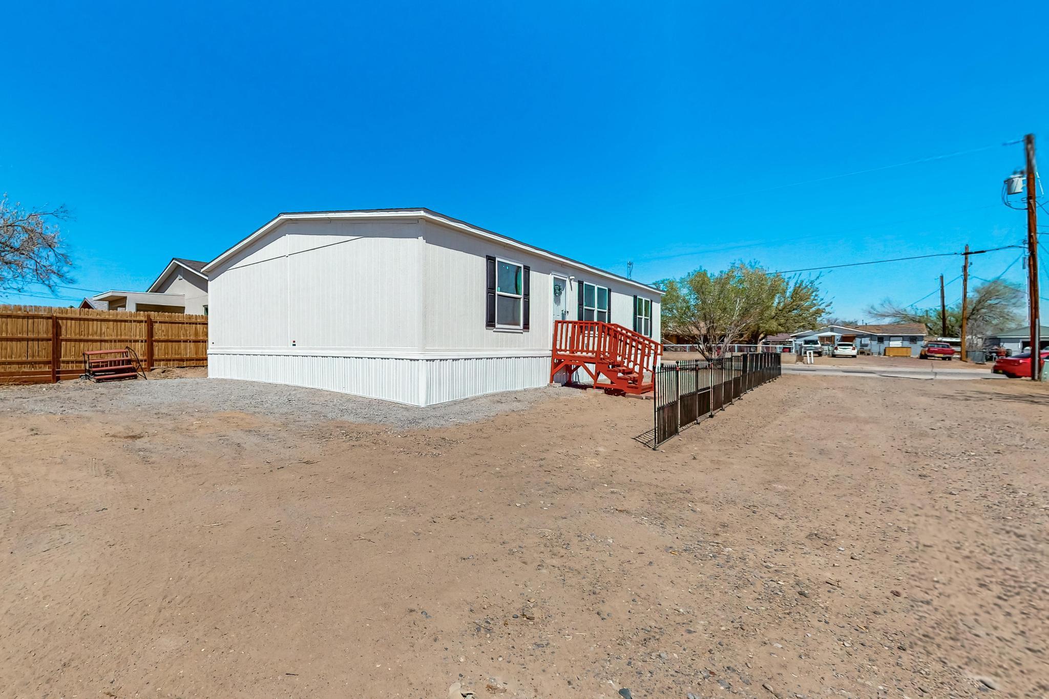 1019 W Chavez Avenue