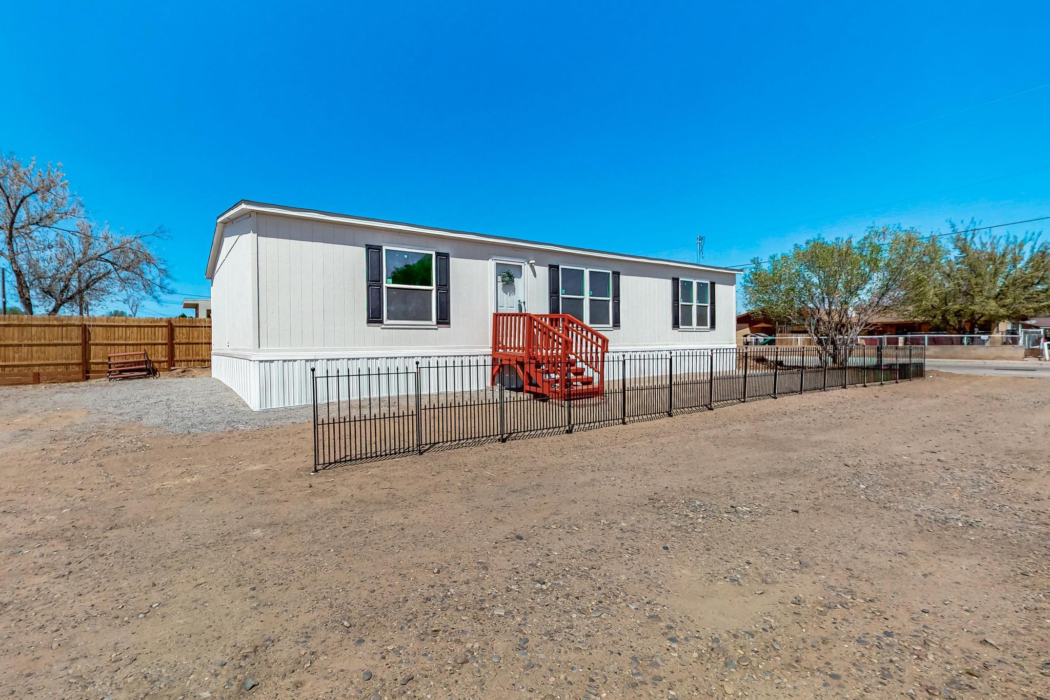 1019 W Chavez Avenue