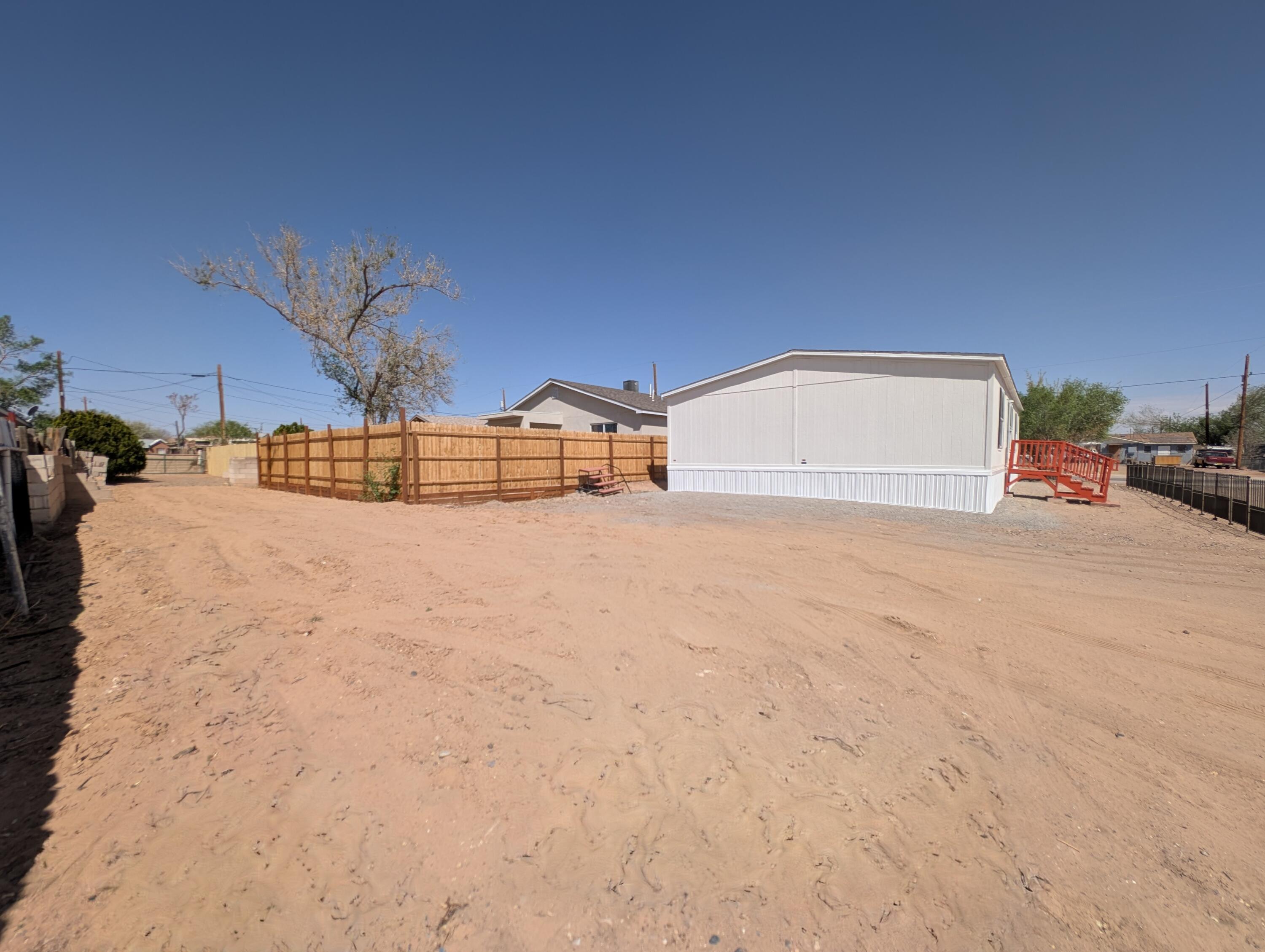 1019 W Chavez Avenue