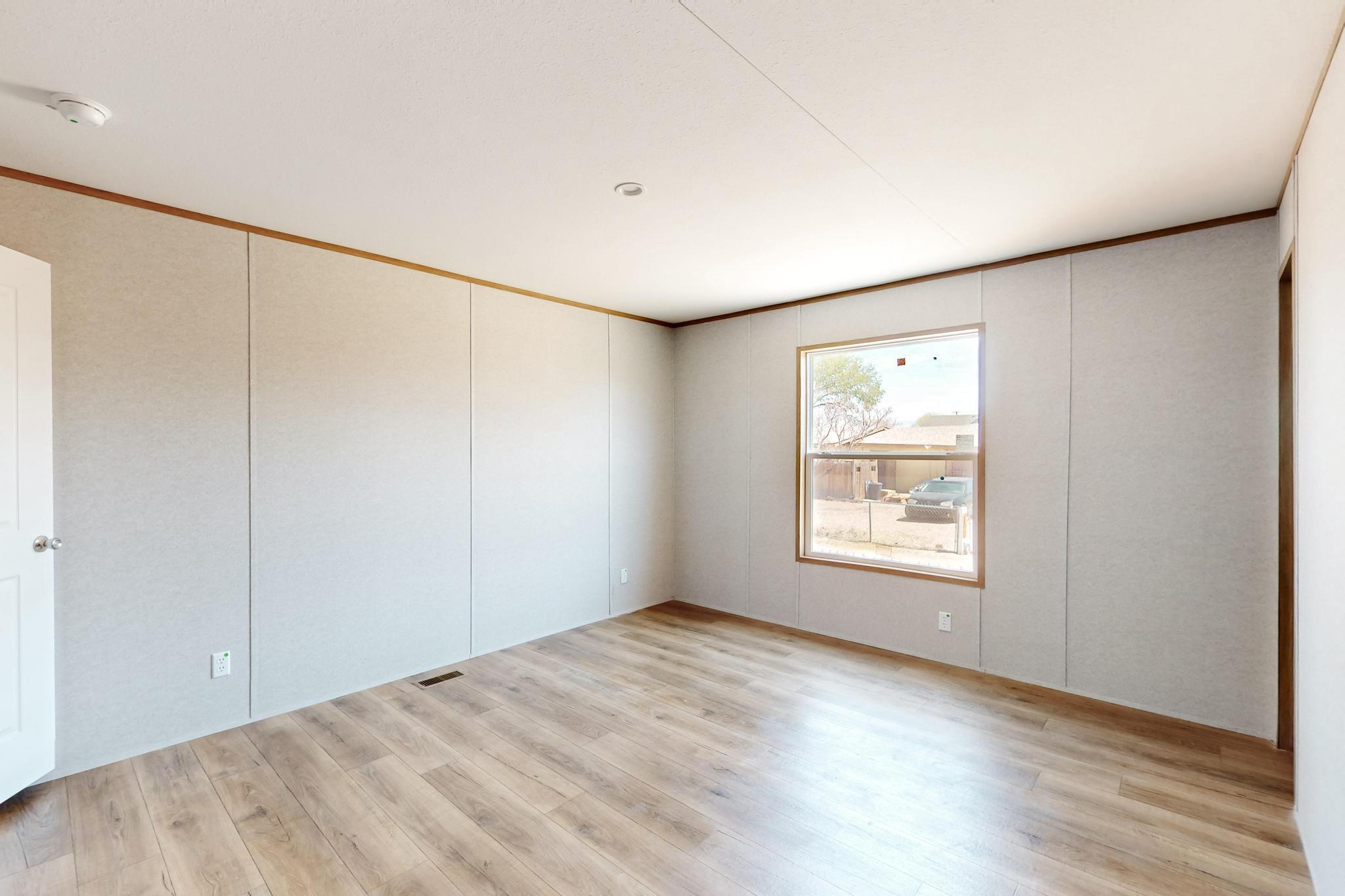 1019 W Chavez Avenue