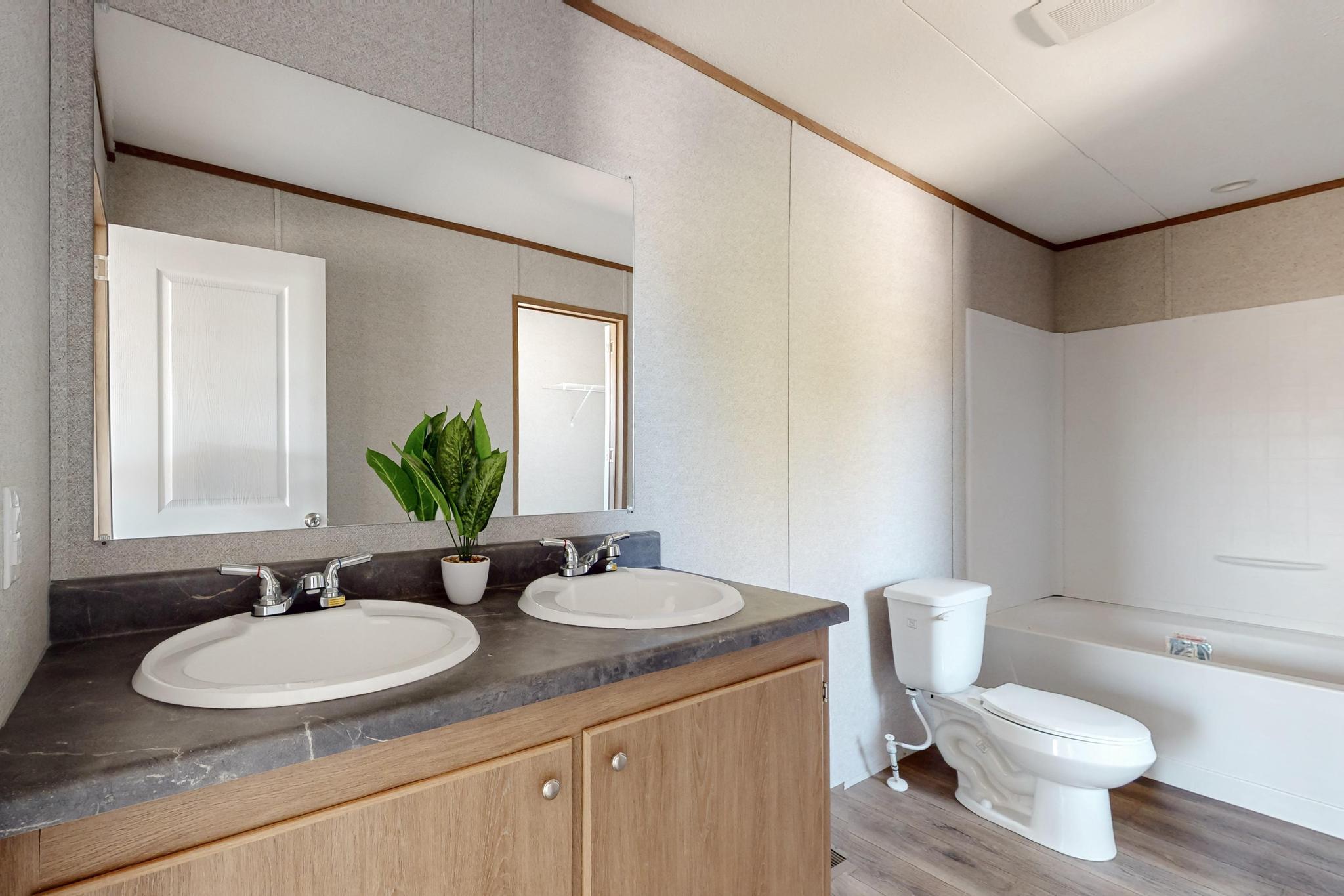 1019 W Chavez Avenue