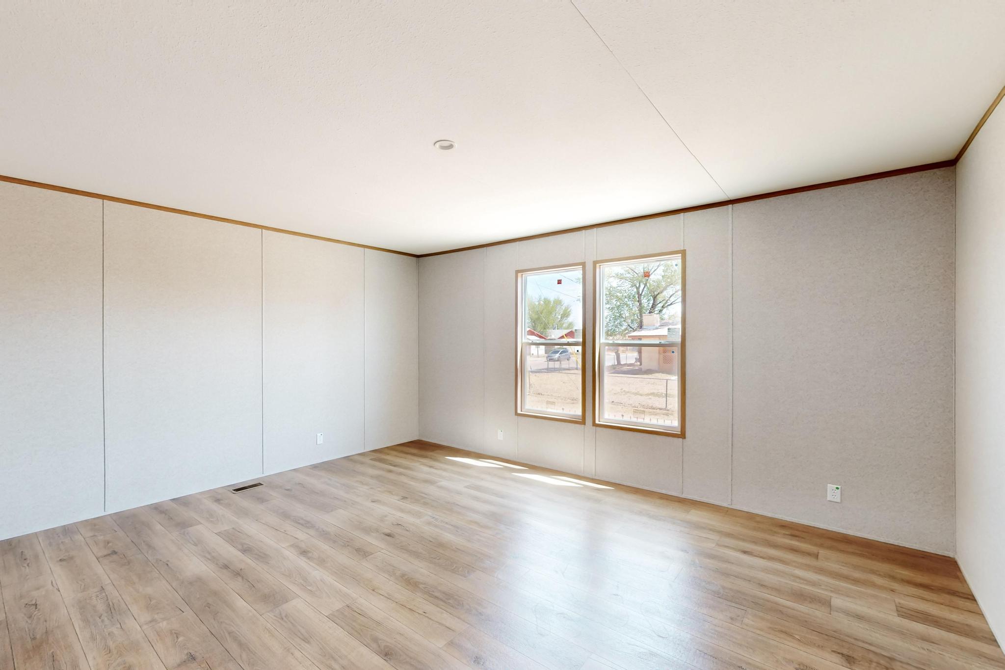 1019 W Chavez Avenue