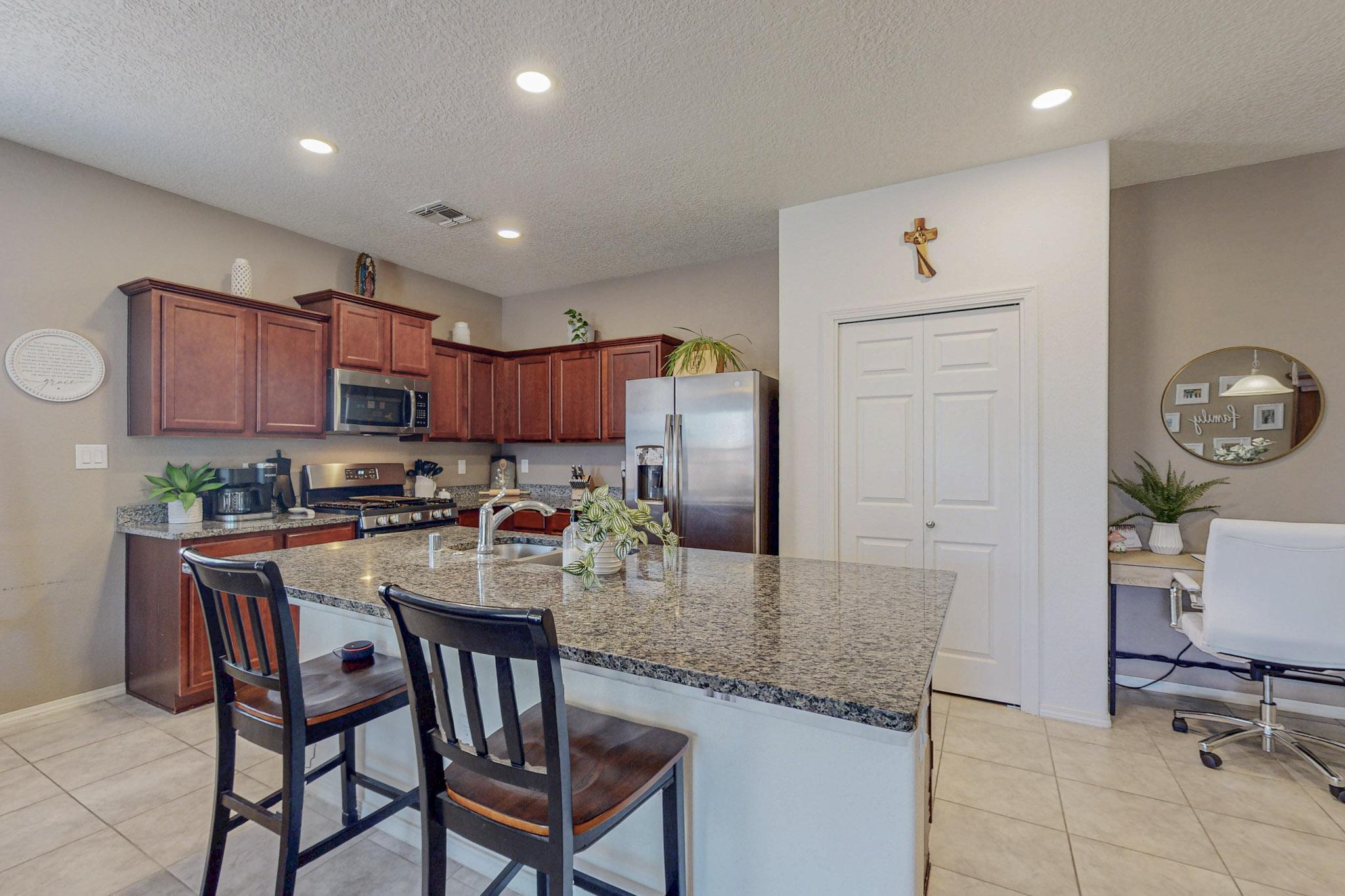 515 WHITTEN Trail SW