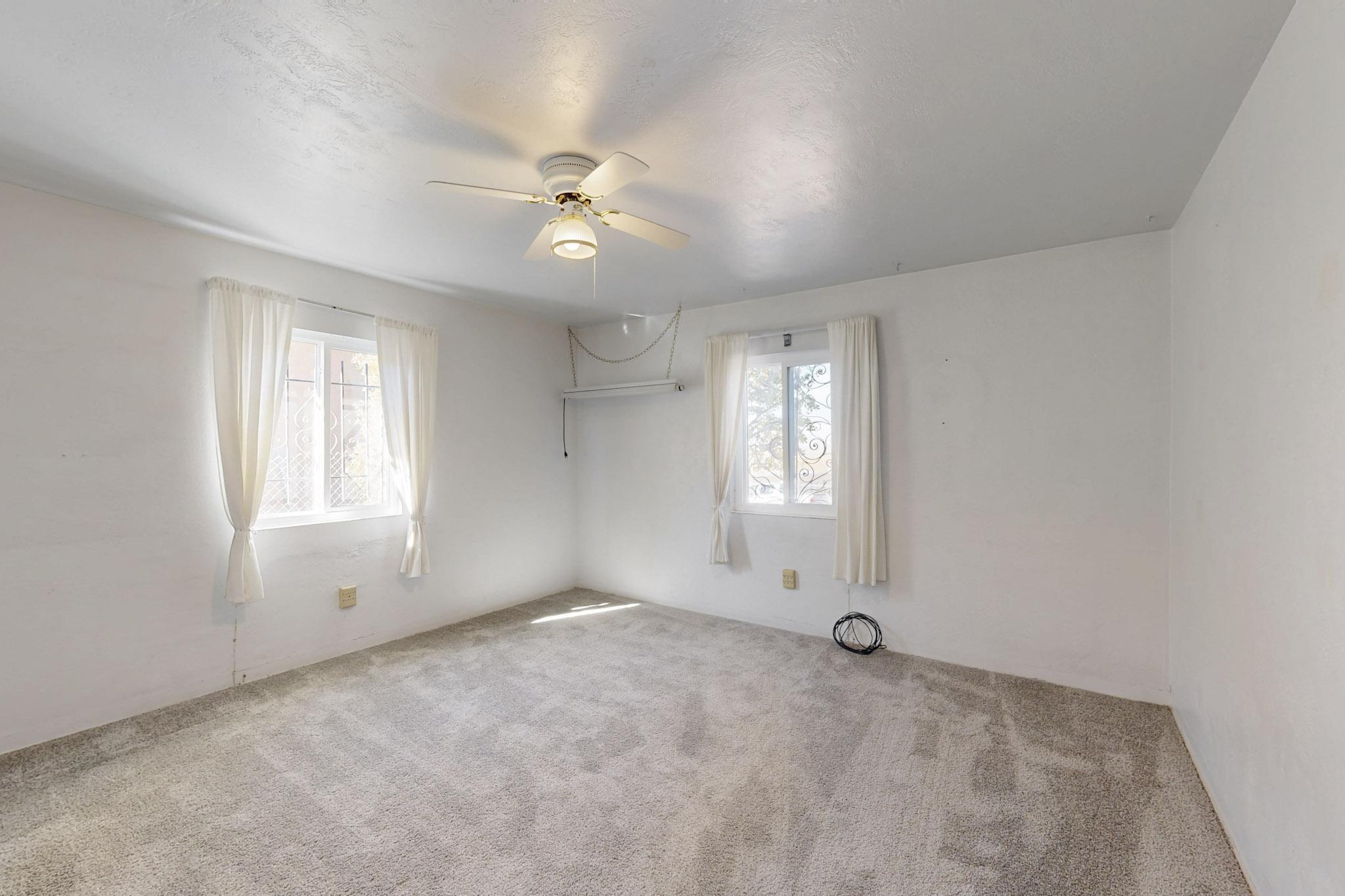 1708 BUENA VISTA Drive SE