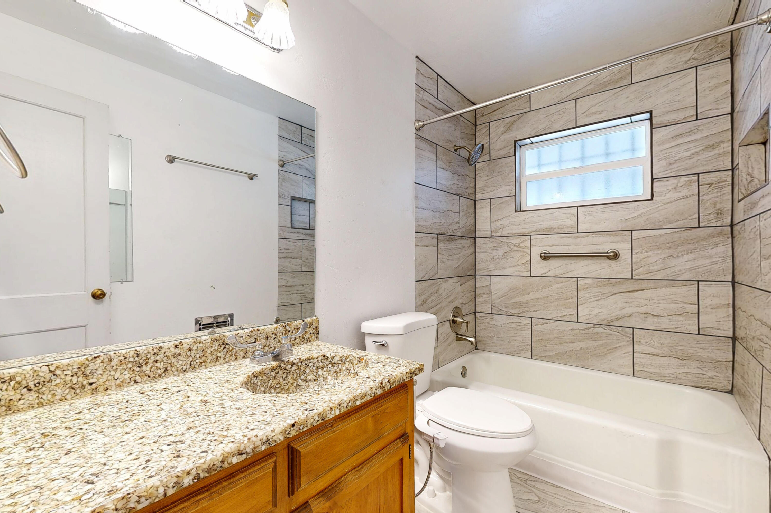 1708 BUENA VISTA Drive SE