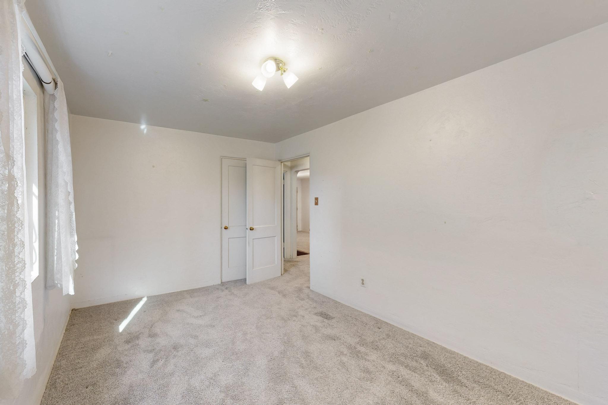 1708 BUENA VISTA Drive SE