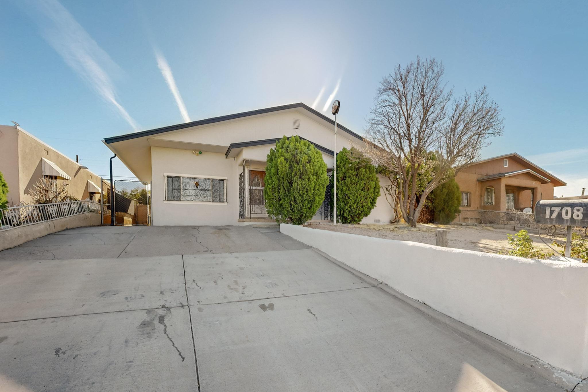 1708 BUENA VISTA Drive SE