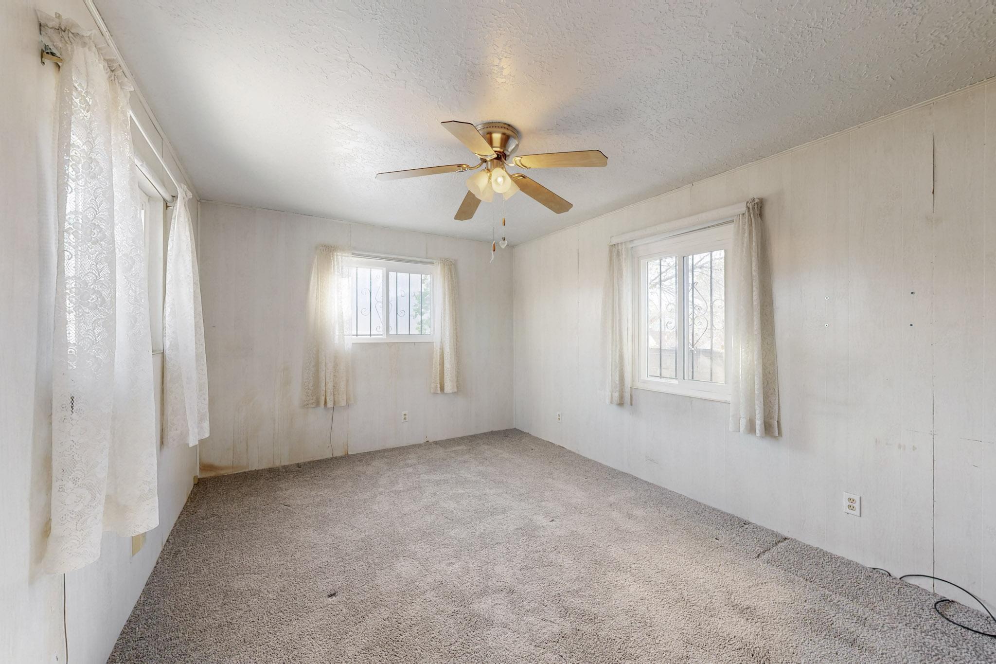 1708 BUENA VISTA Drive SE