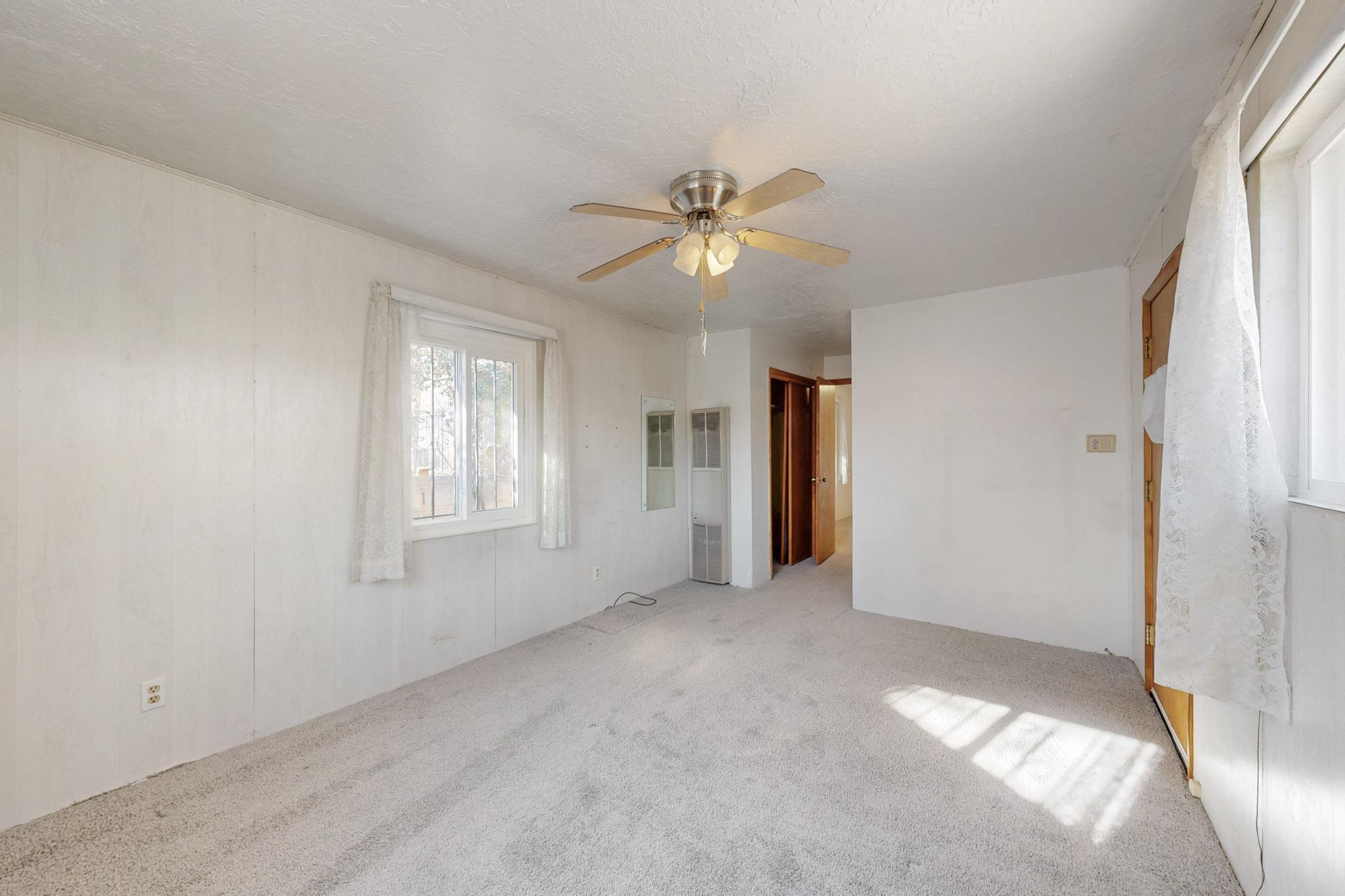 1708 BUENA VISTA Drive SE