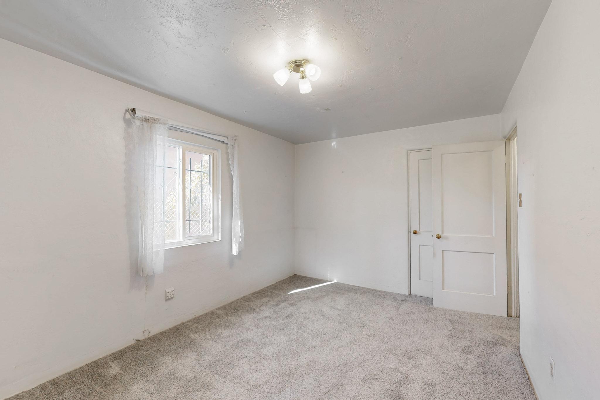 1708 BUENA VISTA Drive SE
