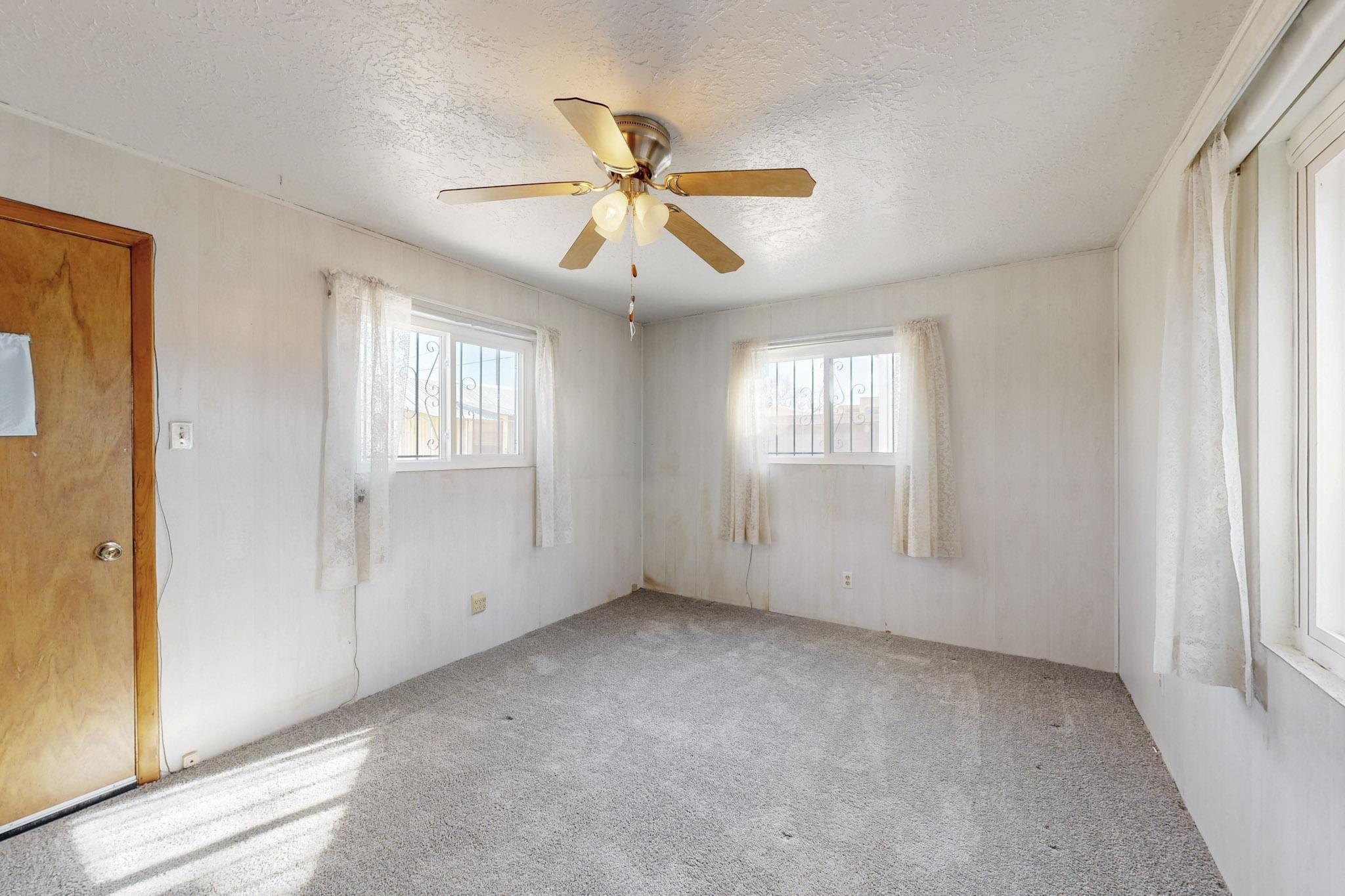 1708 BUENA VISTA Drive SE