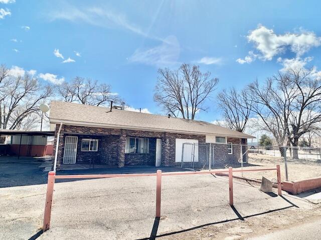 601 E Sargent Street