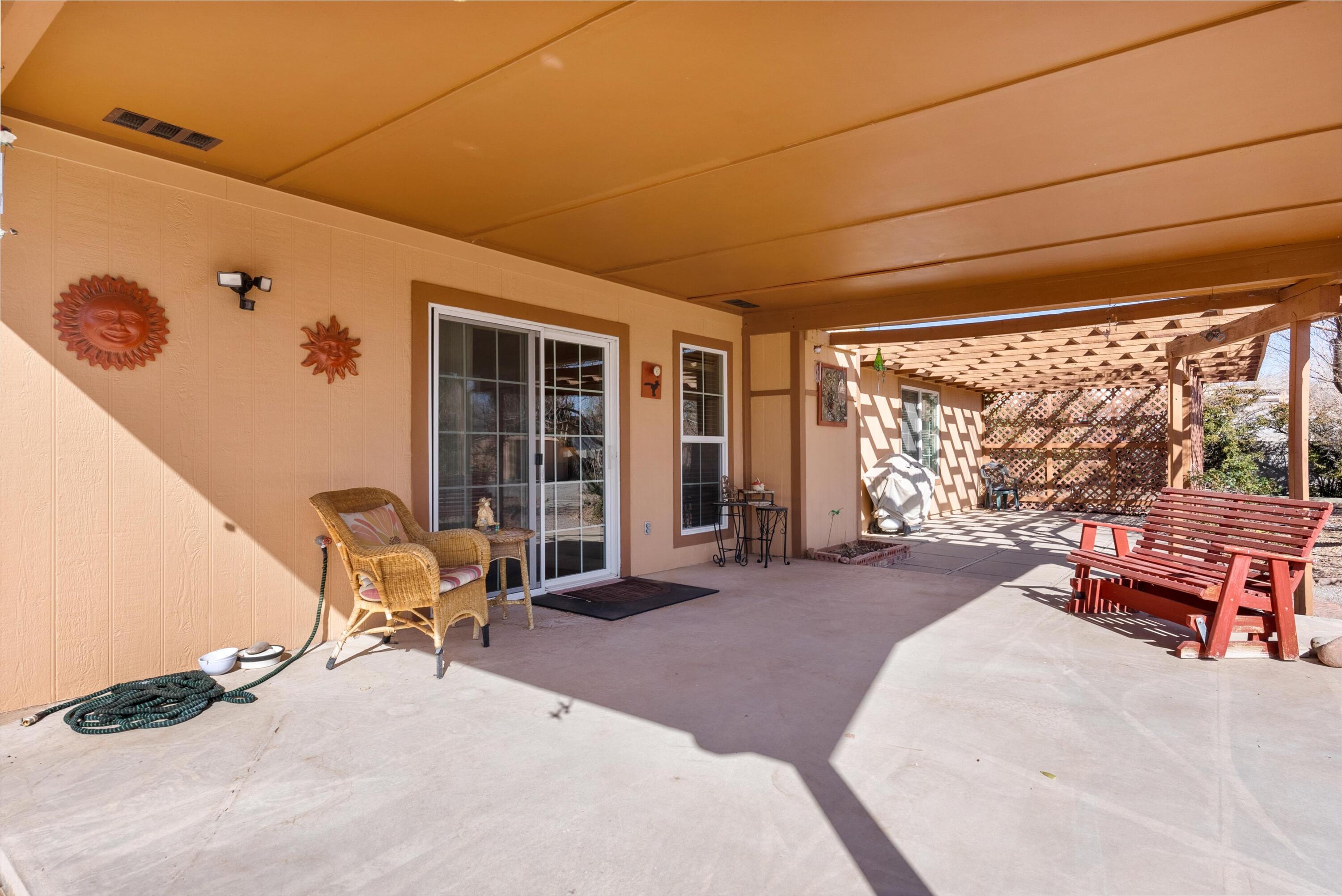 802 WESTERN HILLS Drive SE