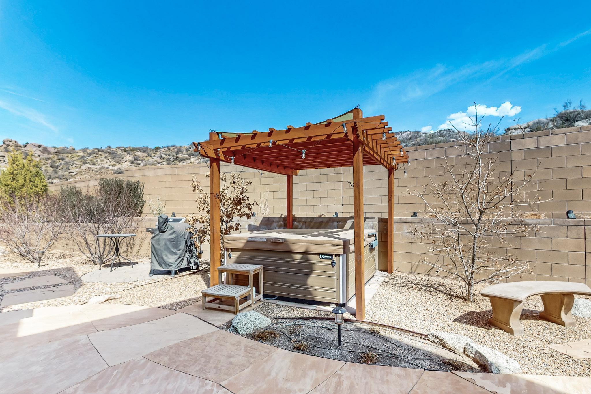 5100 PIEDRA ALTA Lane NE