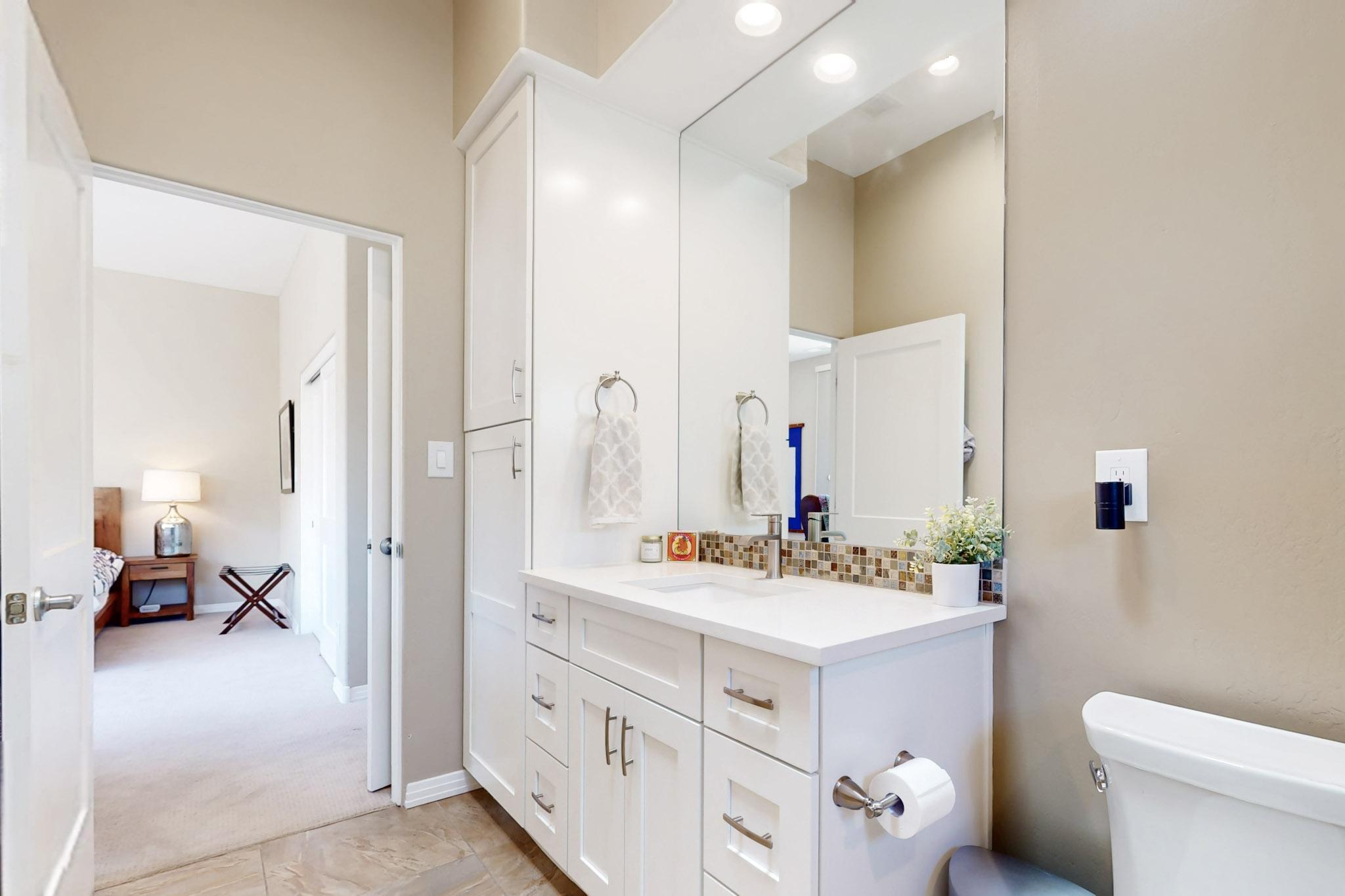 5100 PIEDRA ALTA Lane NE