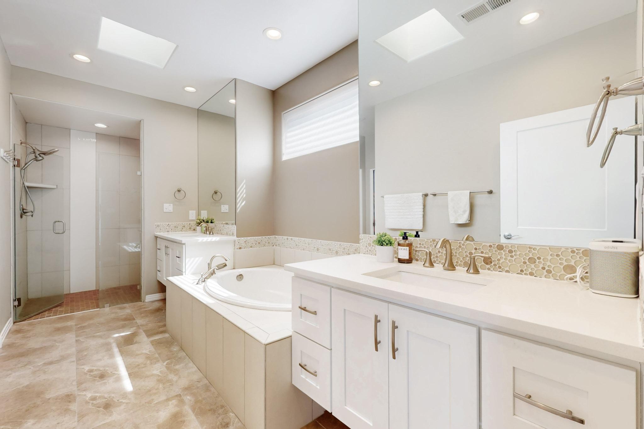 5100 PIEDRA ALTA Lane NE