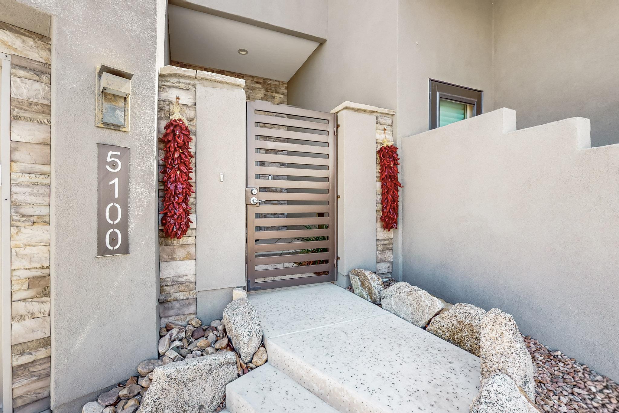 5100 PIEDRA ALTA Lane NE