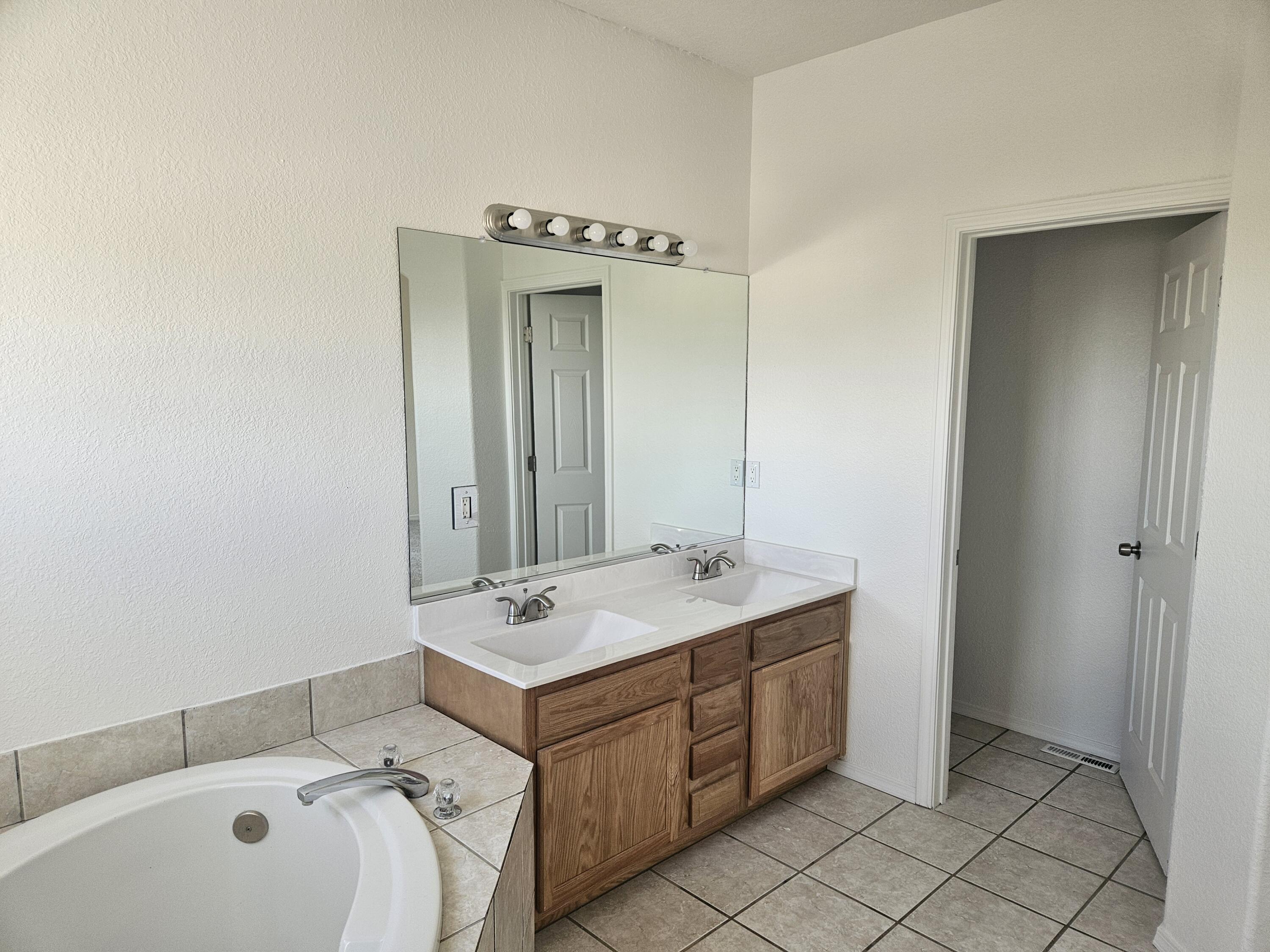 12707 SUMMER Avenue NE