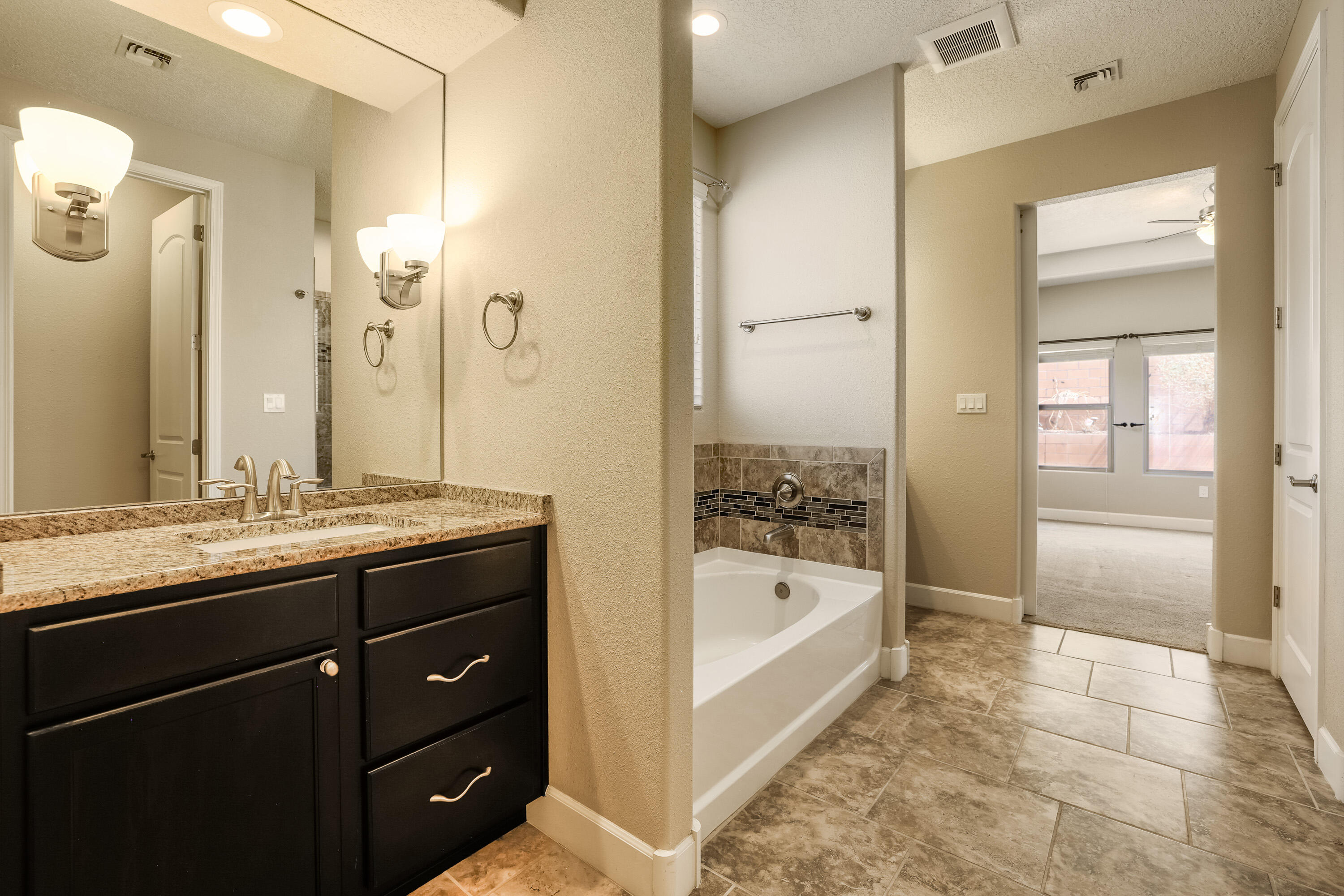 7316 LAGUNA NIGUEL Drive NE
